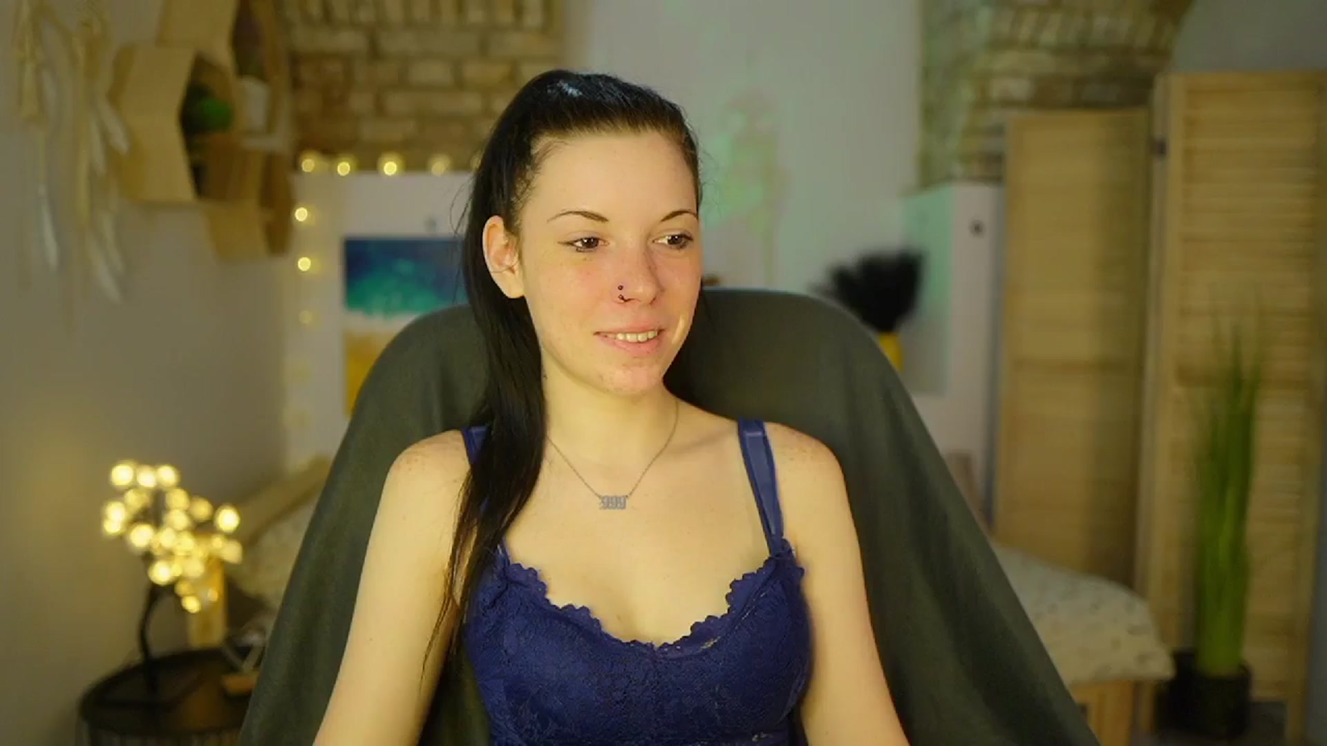 Gallery image thumbnail from April_Ollsen's myfreecams stream on, 05/02/2025, 13:09 image 6 of 20