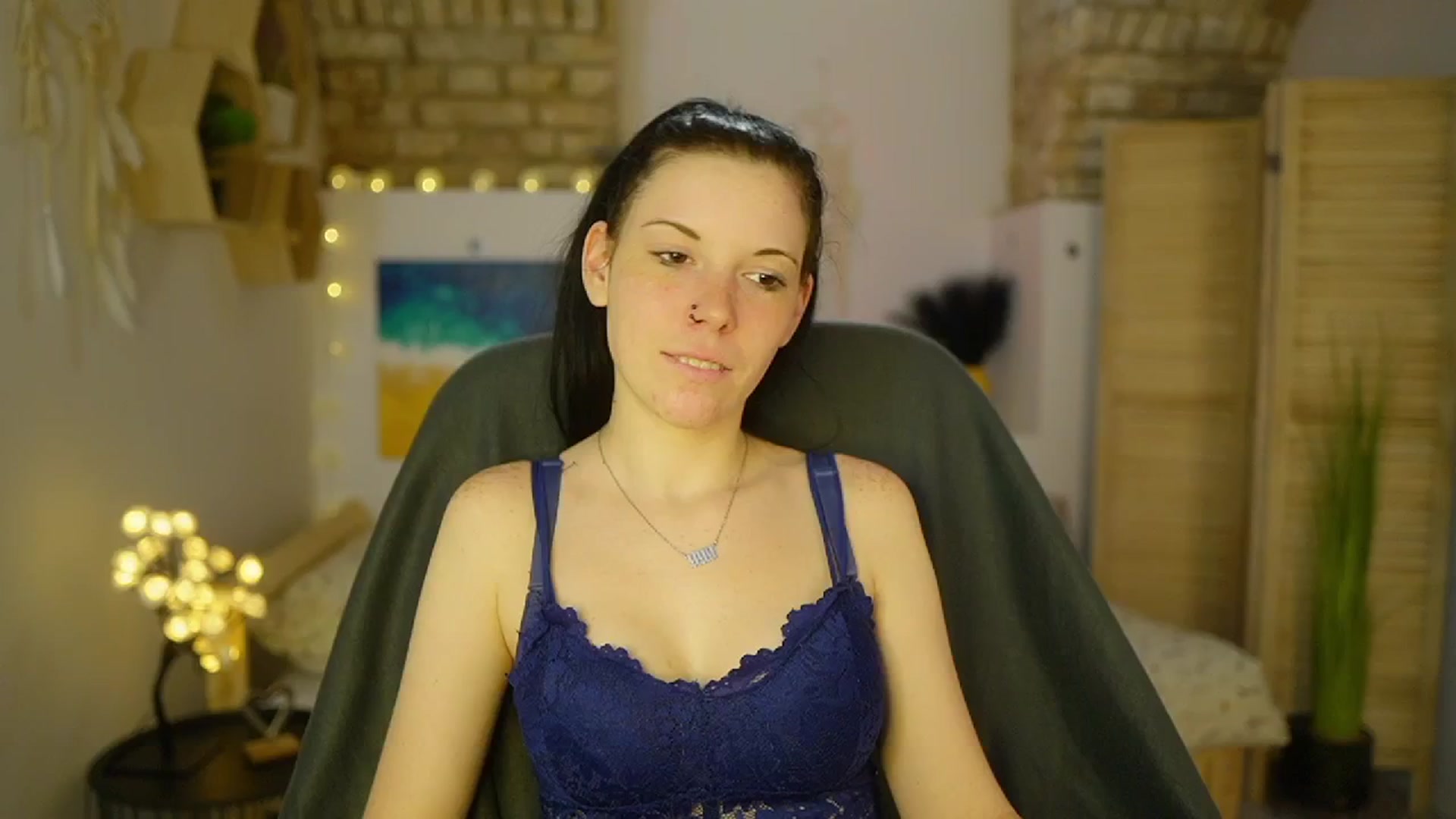 Gallery image thumbnail from April_Ollsen's myfreecams stream on, 05/02/2025, 13:09 image 12 of 20