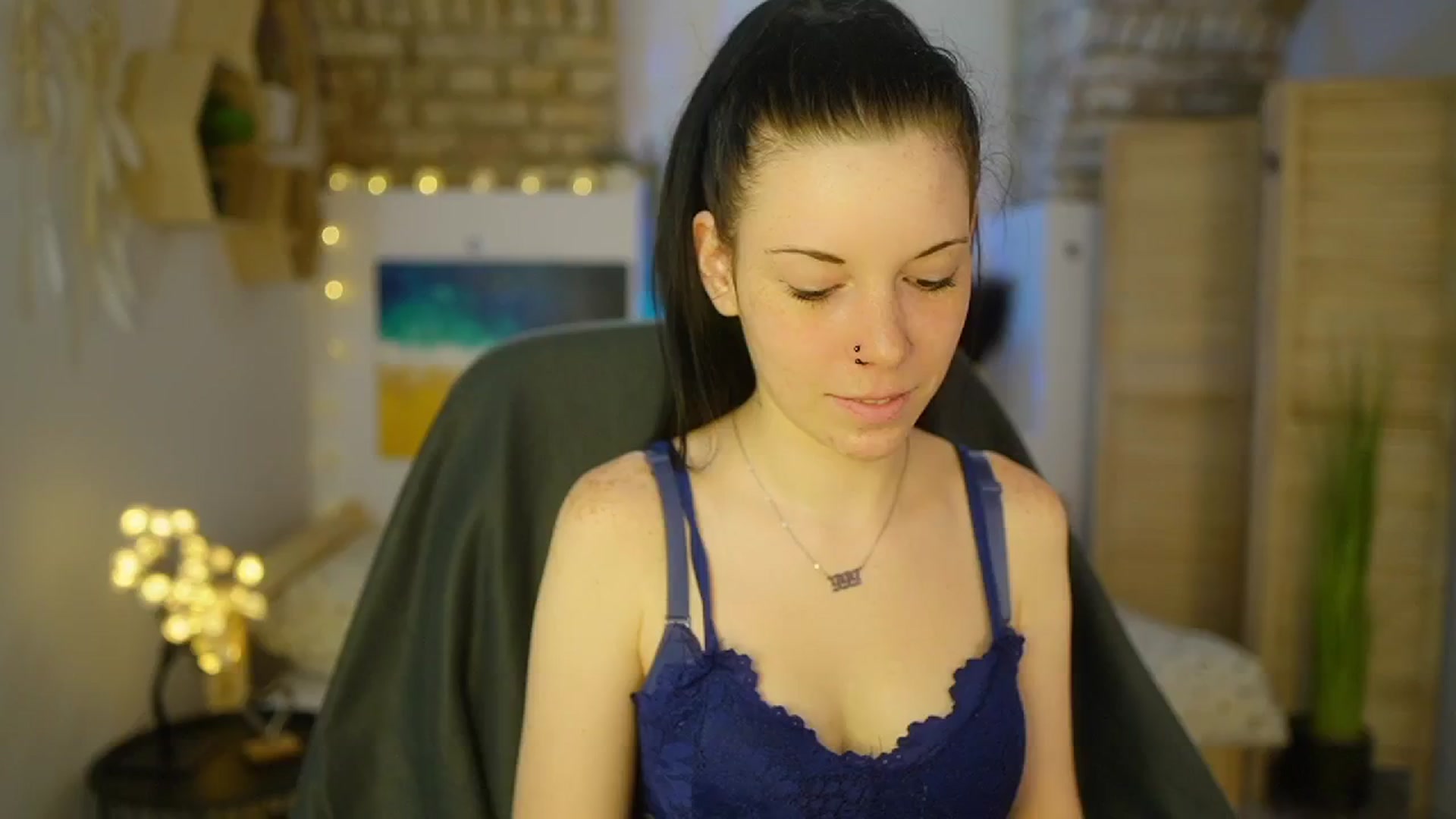 Gallery image thumbnail from April_Ollsen's myfreecams stream on, 05/02/2025, 13:09 image 19 of 20
