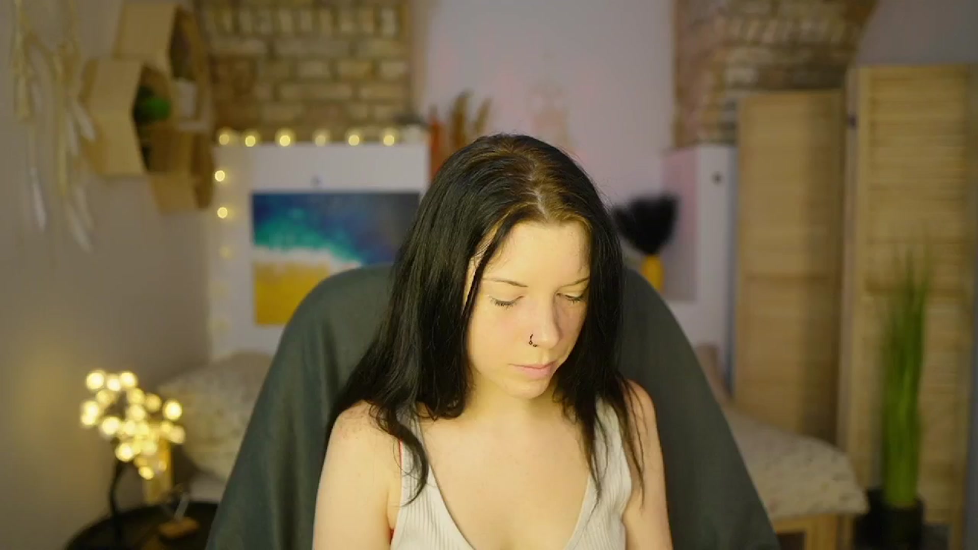 Gallery image thumbnail from April_Ollsen's myfreecams stream on, 05/04/2025, 08:25 image 13 of 20