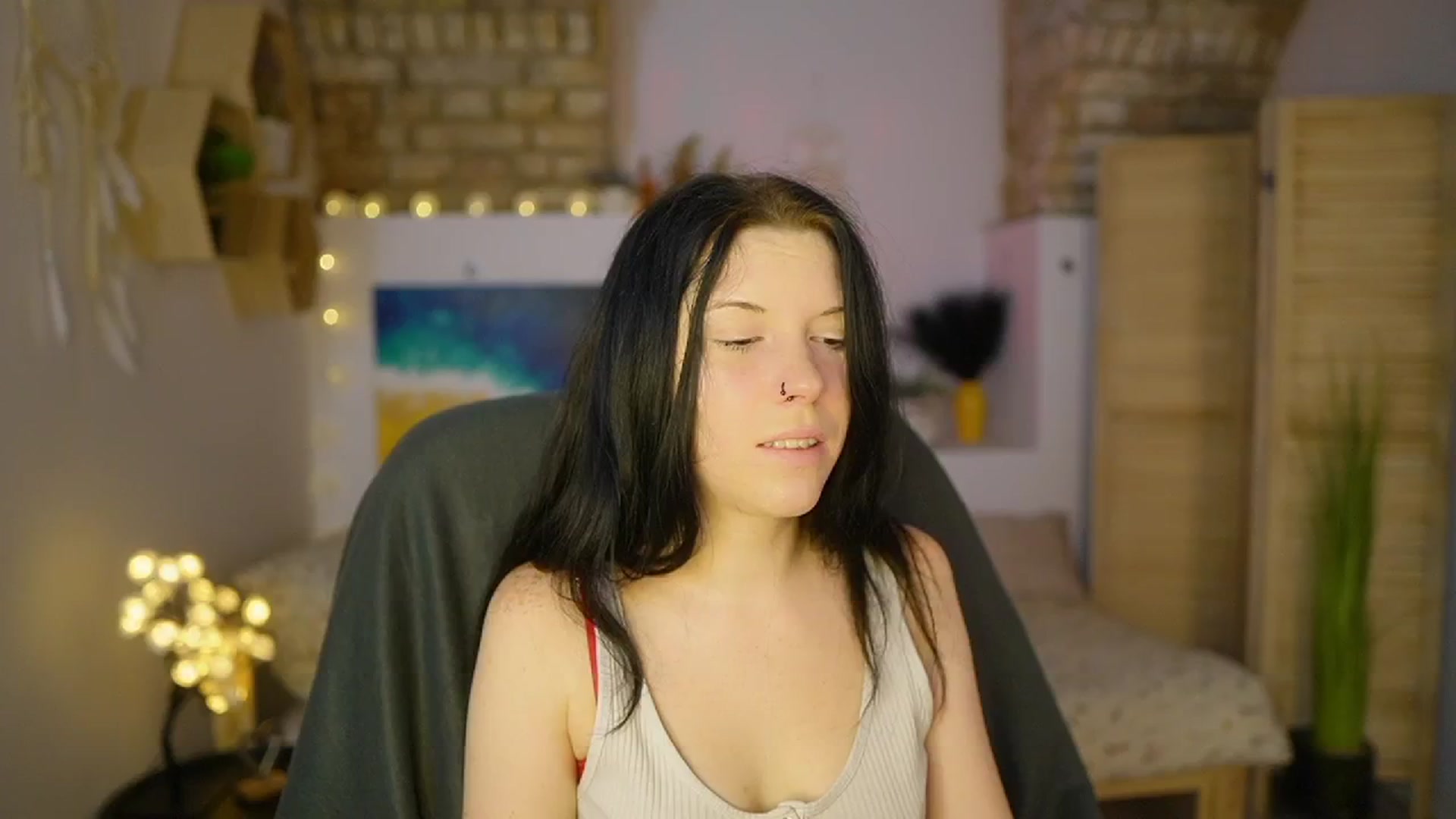Gallery image thumbnail from April_Ollsen's myfreecams stream on, 05/04/2025, 08:25 image 14 of 20