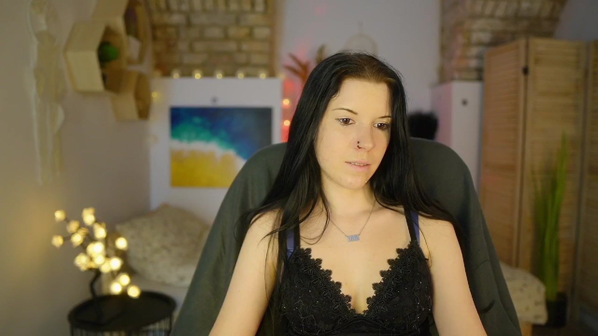 Gallery image thumbnail from April_Ollsen's myfreecams stream on, 05/07/2025, 15:39 image 12 of 20