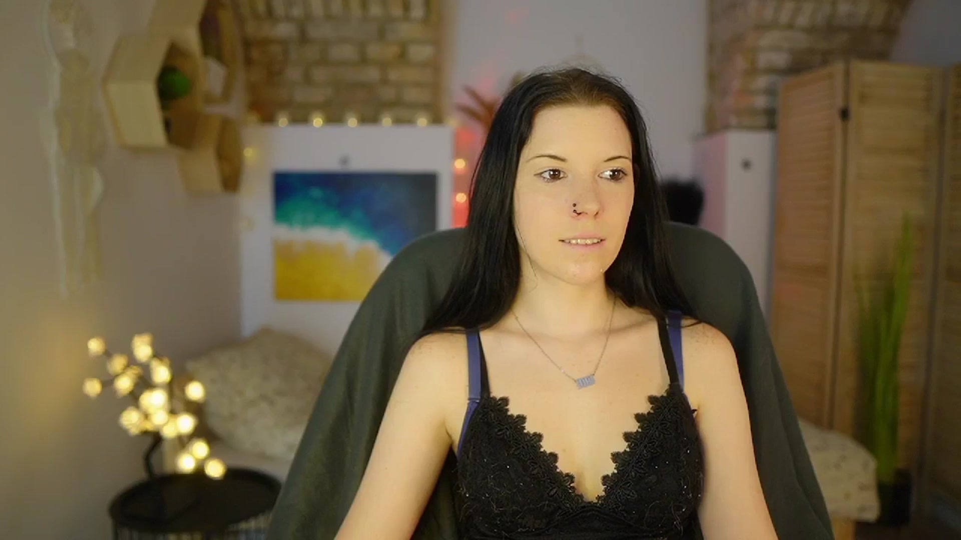 Gallery image thumbnail from April_Ollsen's myfreecams stream on, 05/07/2025, 15:39 image 9 of 20