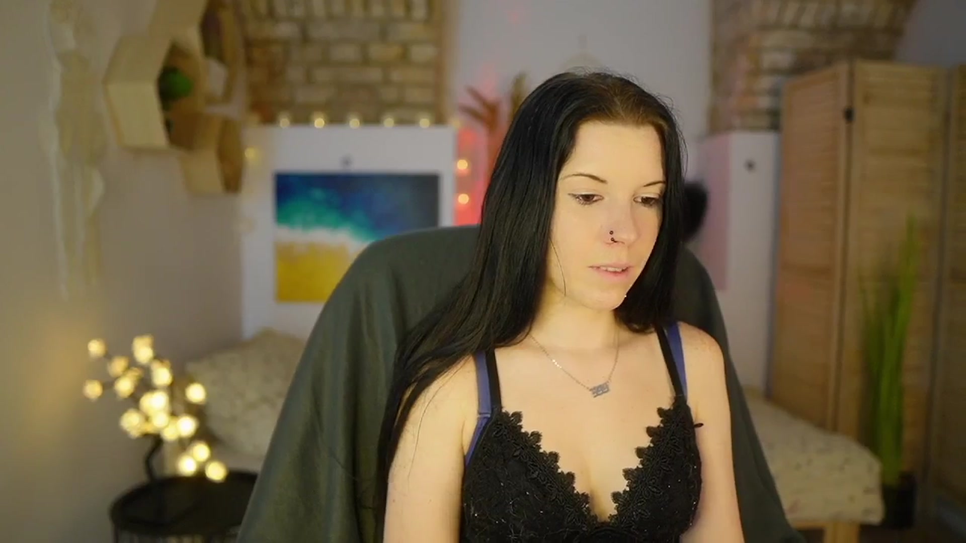 Gallery image thumbnail from April_Ollsen's myfreecams stream on, 05/07/2025, 15:39 image 10 of 20