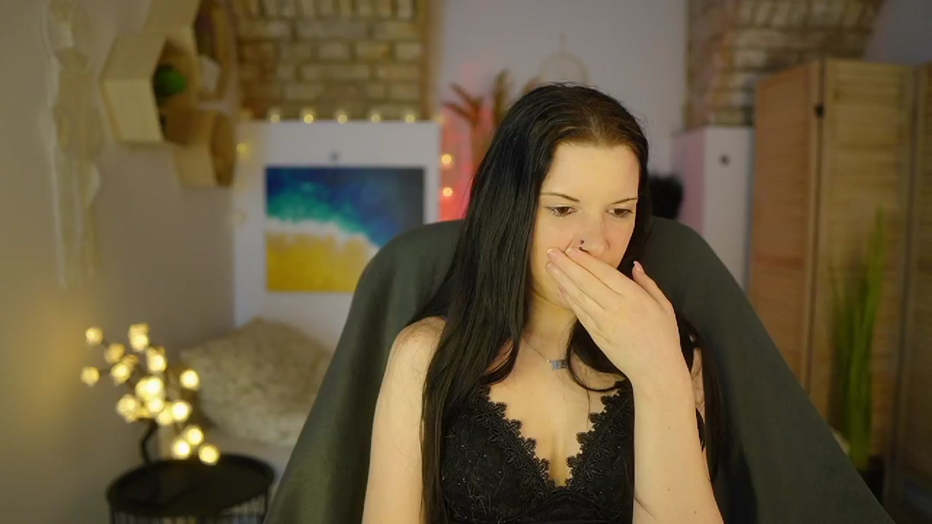Gallery image thumbnail from April_Ollsen's myfreecams stream on, 05/07/2025, 18:06 image 15 of 20