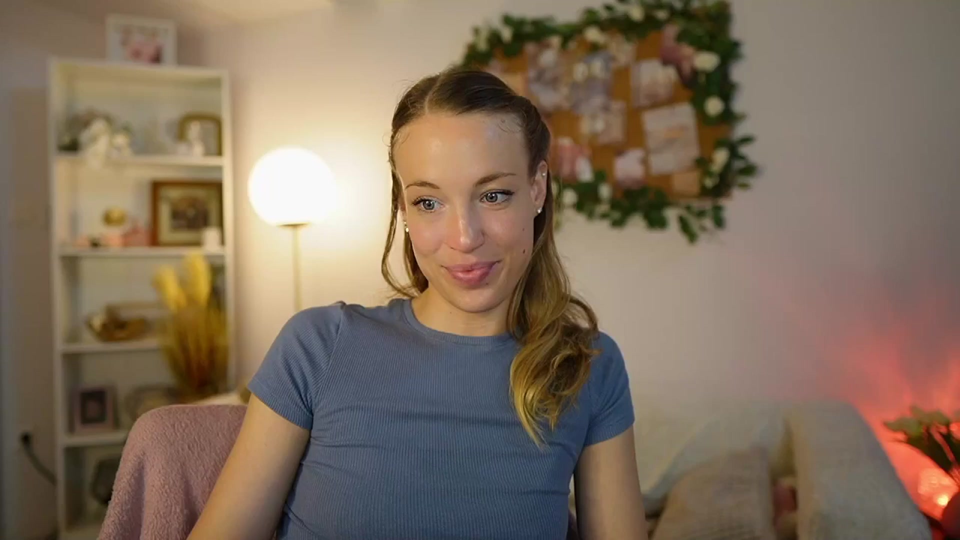 Gallery image thumbnail from April_Rose_'s myfreecams stream on, 05/31/2025, 08:59 image 18 of 20