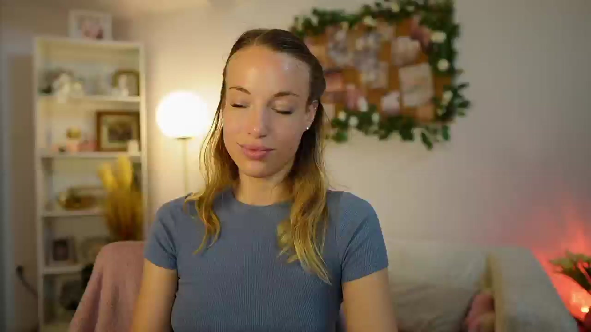 Gallery image thumbnail from April_Rose_'s myfreecams stream on, 05/31/2025, 08:59 image 2 of 20