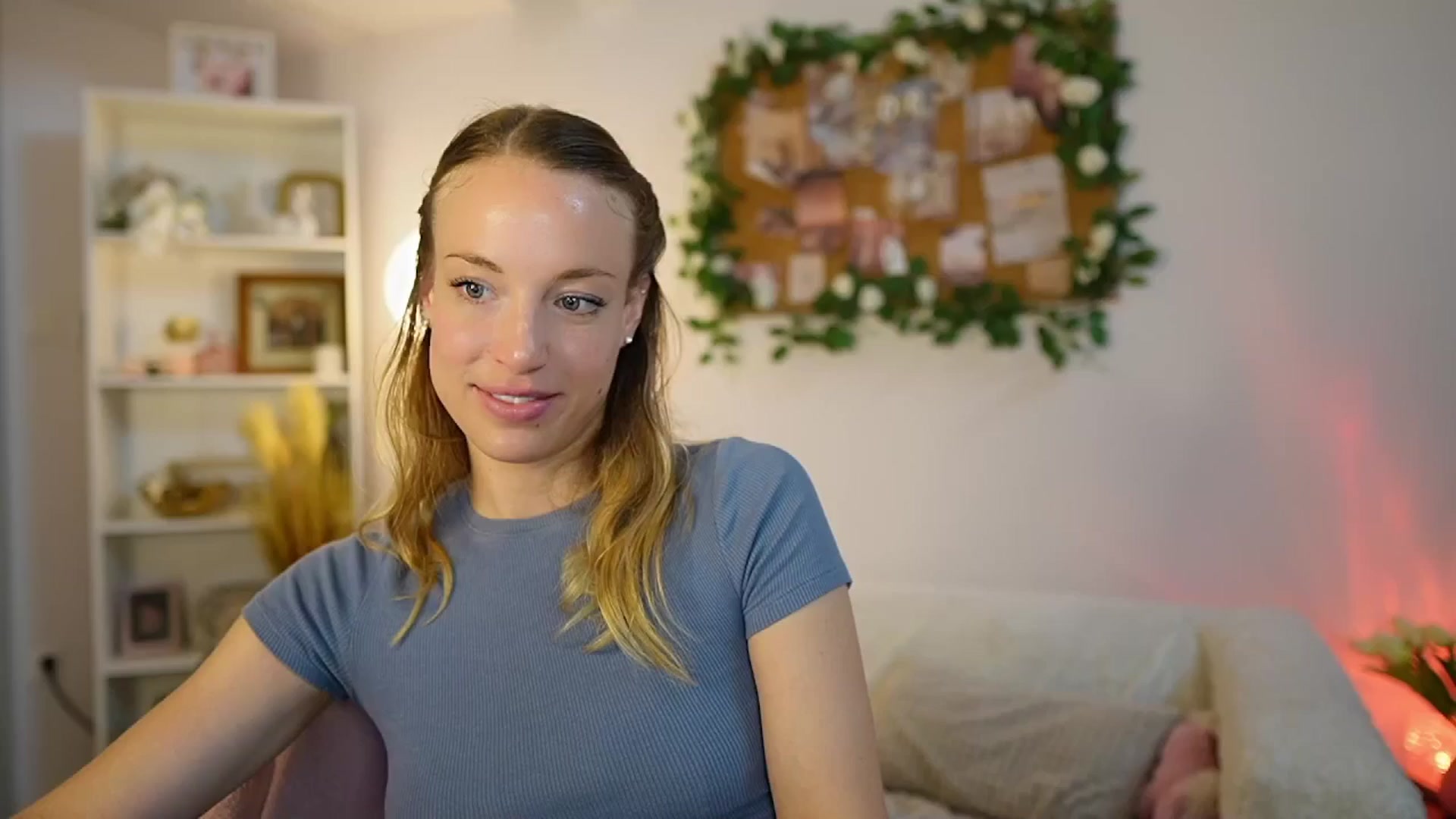 Gallery image thumbnail from April_Rose_'s myfreecams stream on, 05/31/2025, 08:59 image 6 of 20
