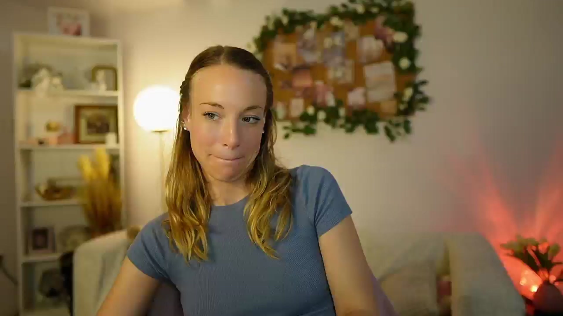 Gallery image thumbnail from April_Rose_'s myfreecams stream on, 05/31/2025, 09:35 image 20 of 20