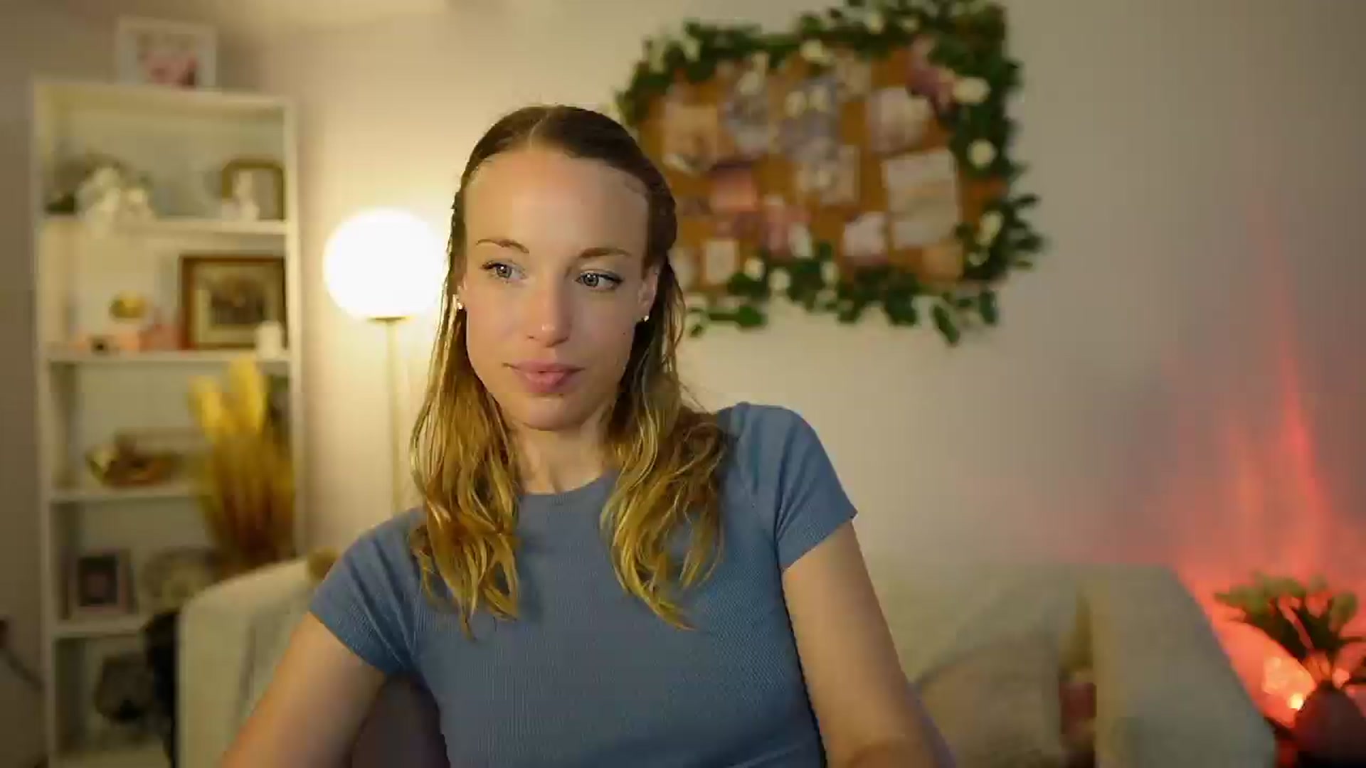 Gallery image thumbnail from April_Rose_'s myfreecams stream on, 05/31/2025, 09:35 image 18 of 20