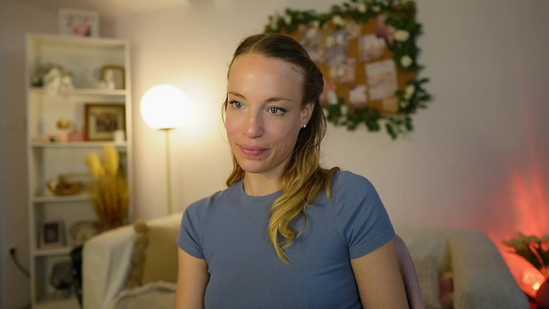 Gallery image thumbnail from April_Rose_'s myfreecams stream on, 05/31/2025, 09:35 image 13 of 20