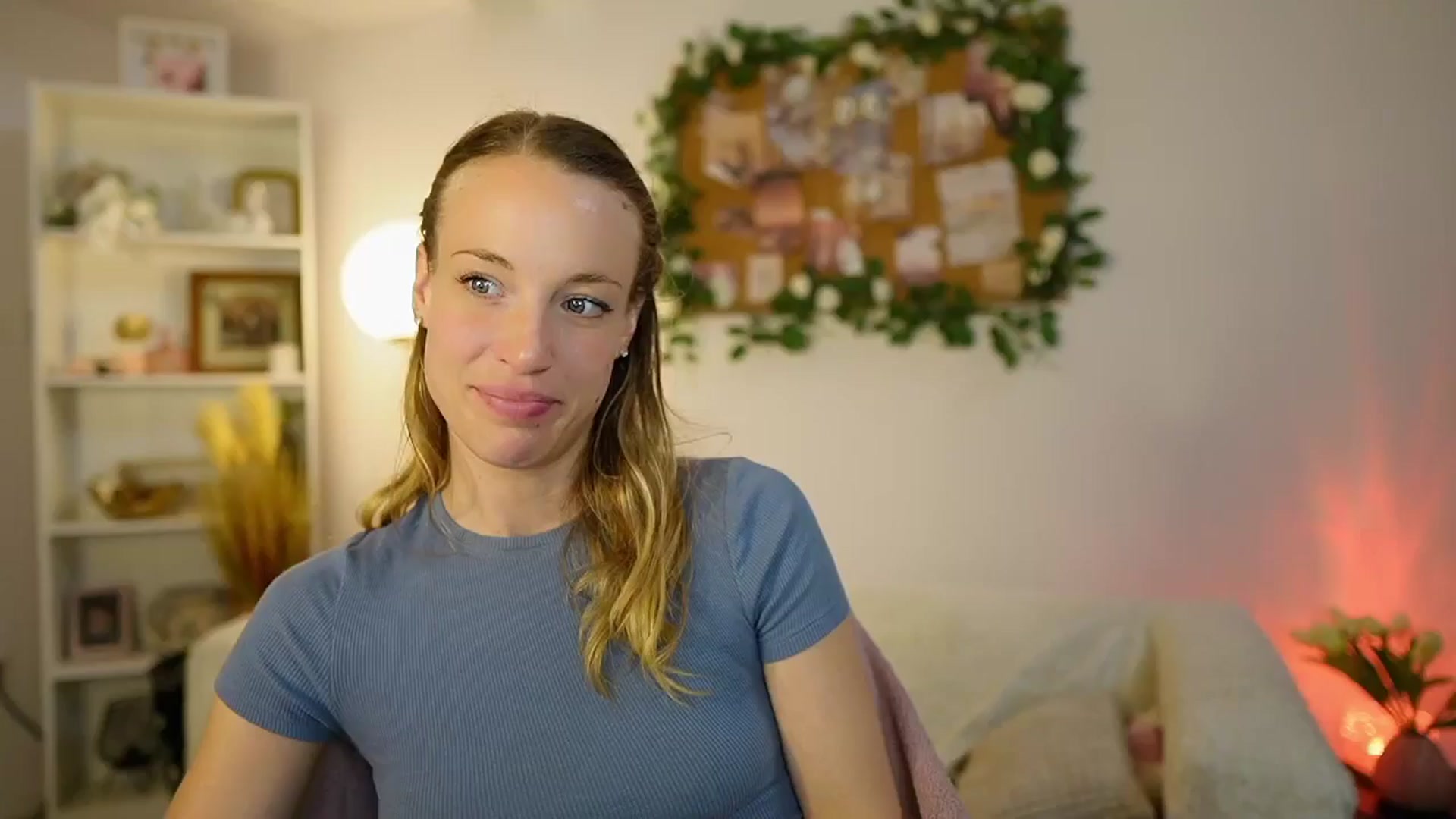 Gallery image thumbnail from April_Rose_'s myfreecams stream on, 05/31/2025, 11:42 image 4 of 20