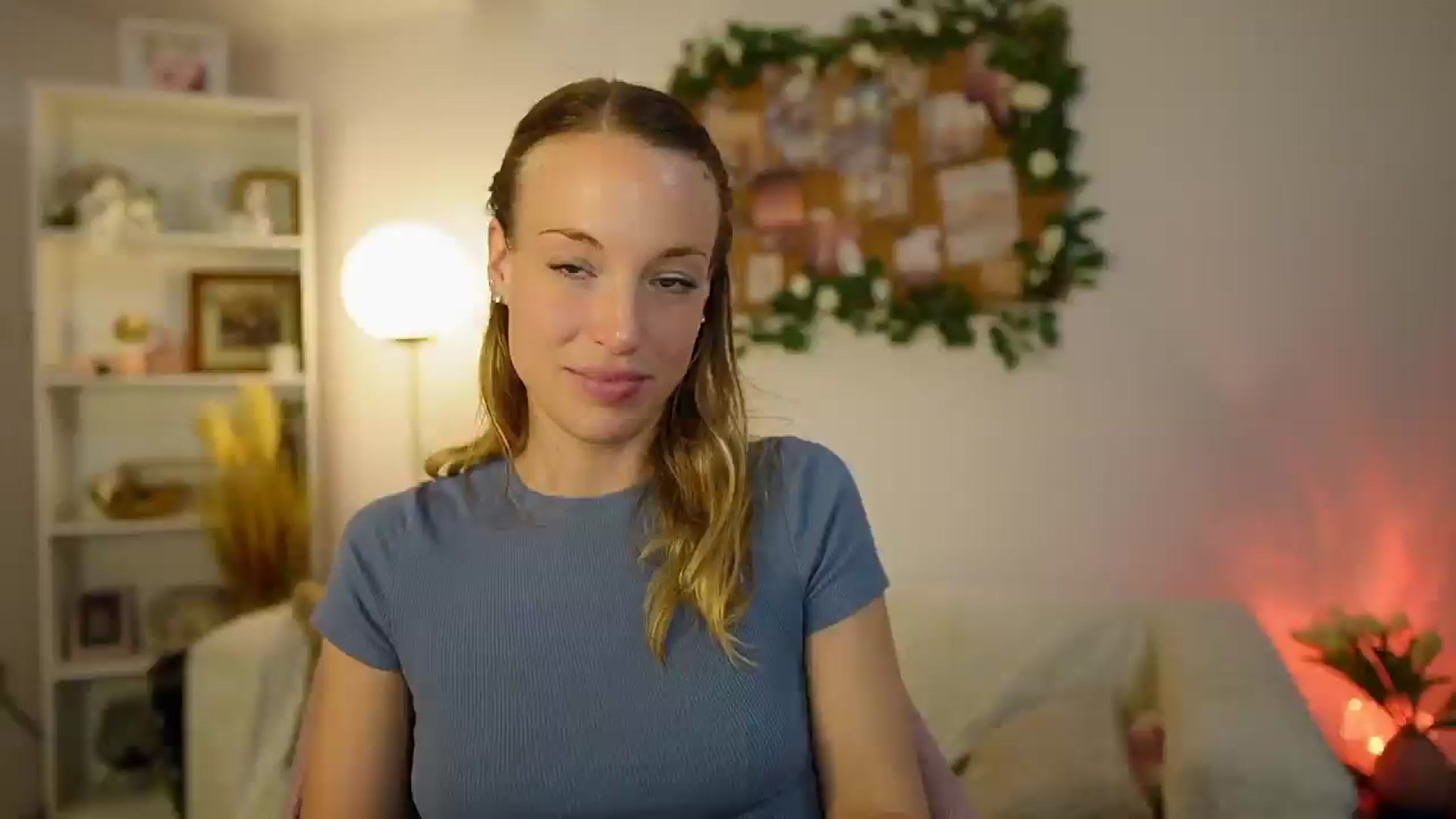 Gallery image thumbnail from April_Rose_'s myfreecams stream on, 05/31/2025, 11:42 image 3 of 20