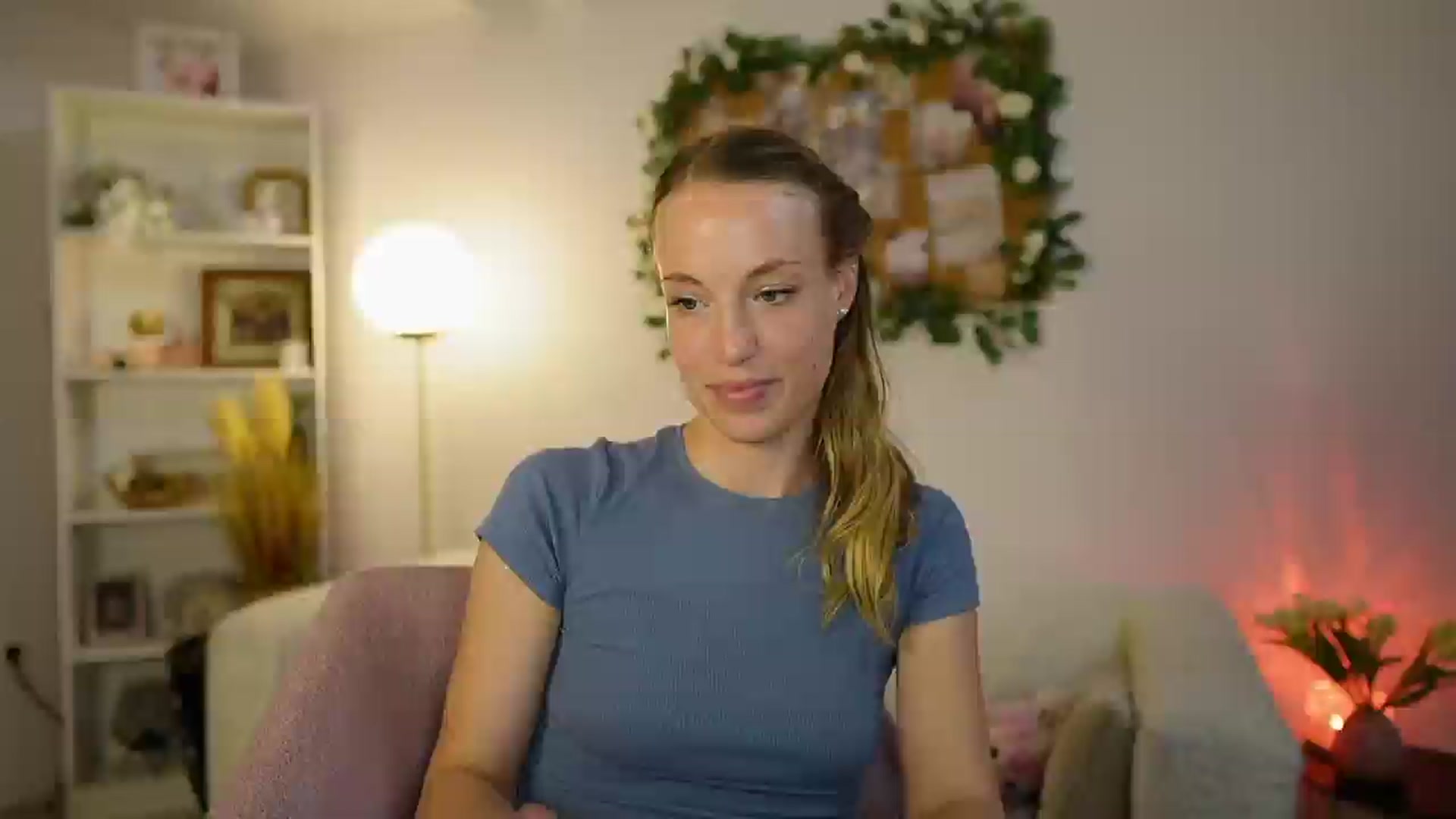Gallery image thumbnail from April_Rose_'s myfreecams stream on, 05/31/2025, 12:50 image 6 of 20