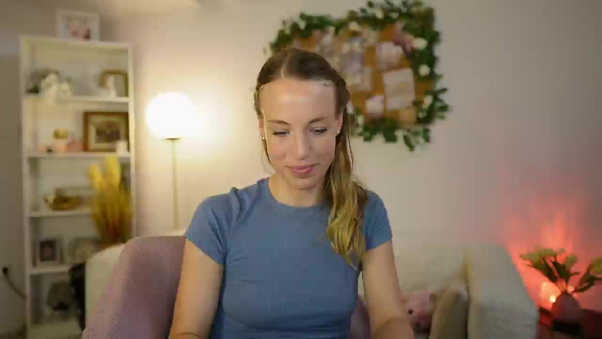 Gallery image thumbnail from April_Rose_'s myfreecams stream on, 05/31/2025, 12:50 image 19 of 20