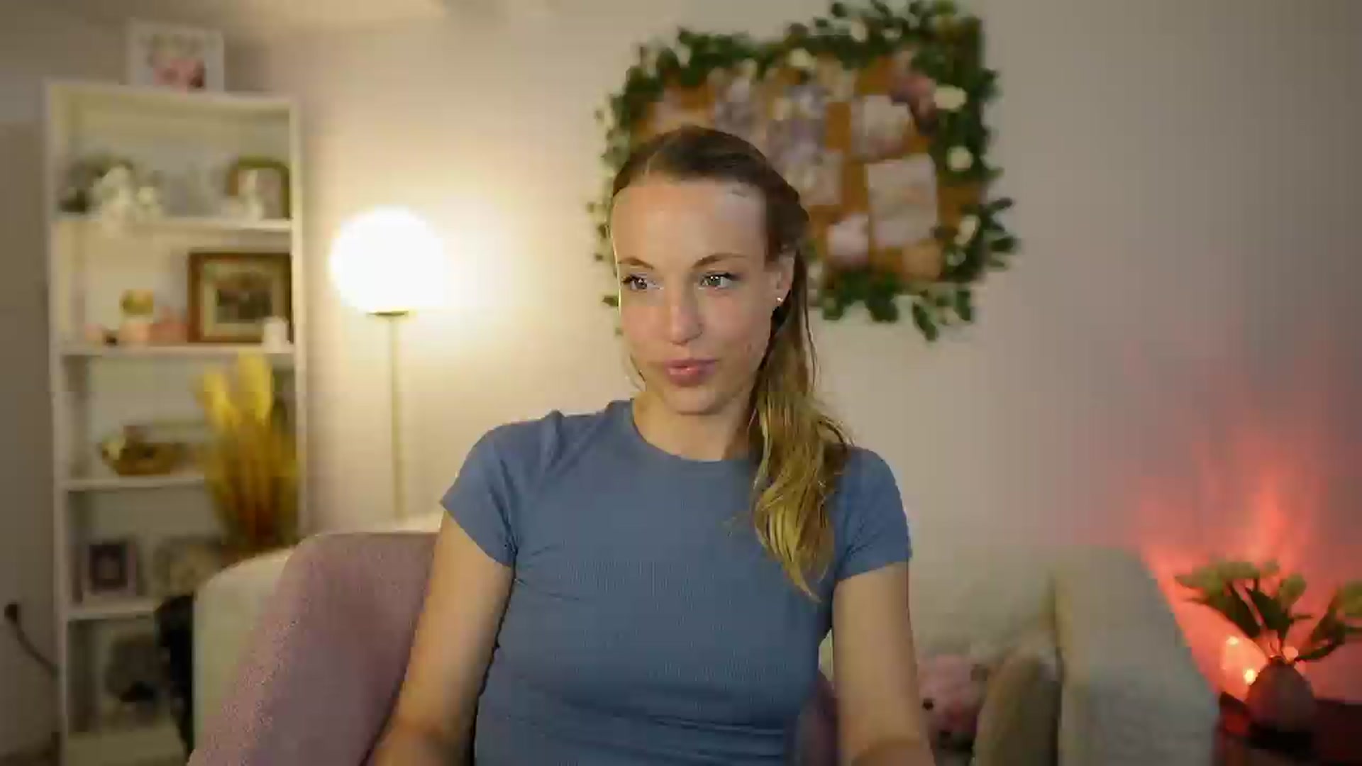 Gallery image thumbnail from April_Rose_'s myfreecams stream on, 05/31/2025, 12:50 image 12 of 20