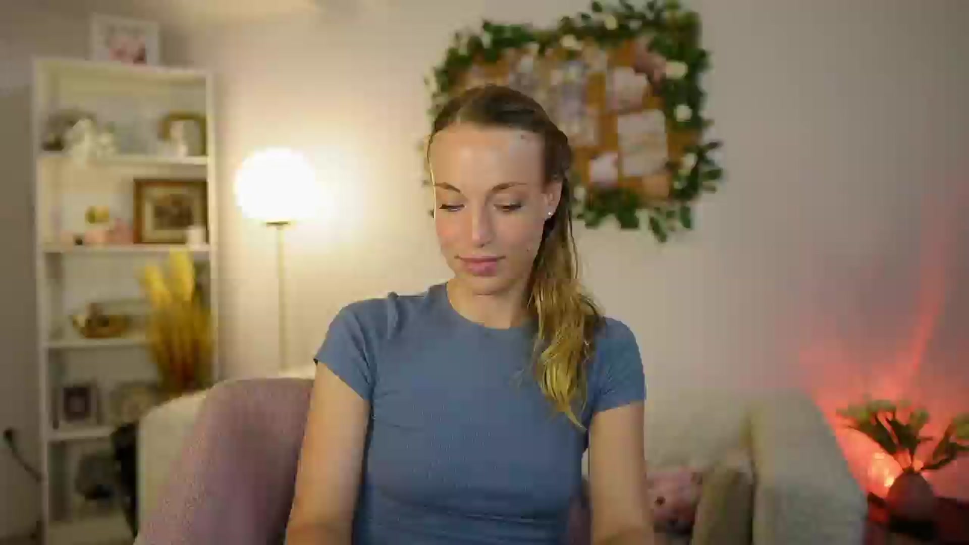 Gallery image thumbnail from April_Rose_'s myfreecams stream on, 05/31/2025, 12:50 image 9 of 20
