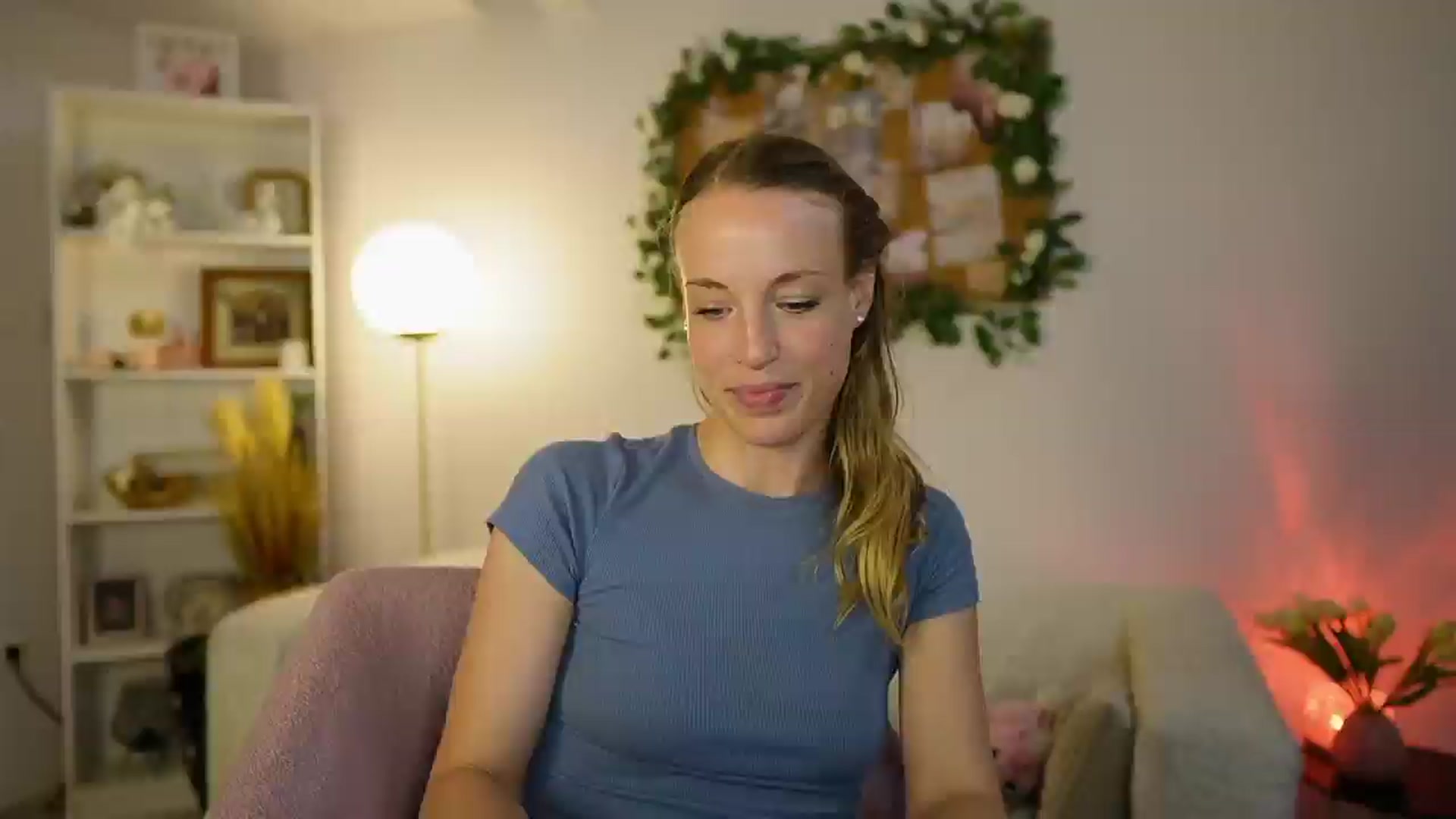 Gallery image thumbnail from April_Rose_'s myfreecams stream on, 05/31/2025, 12:50 image 7 of 20