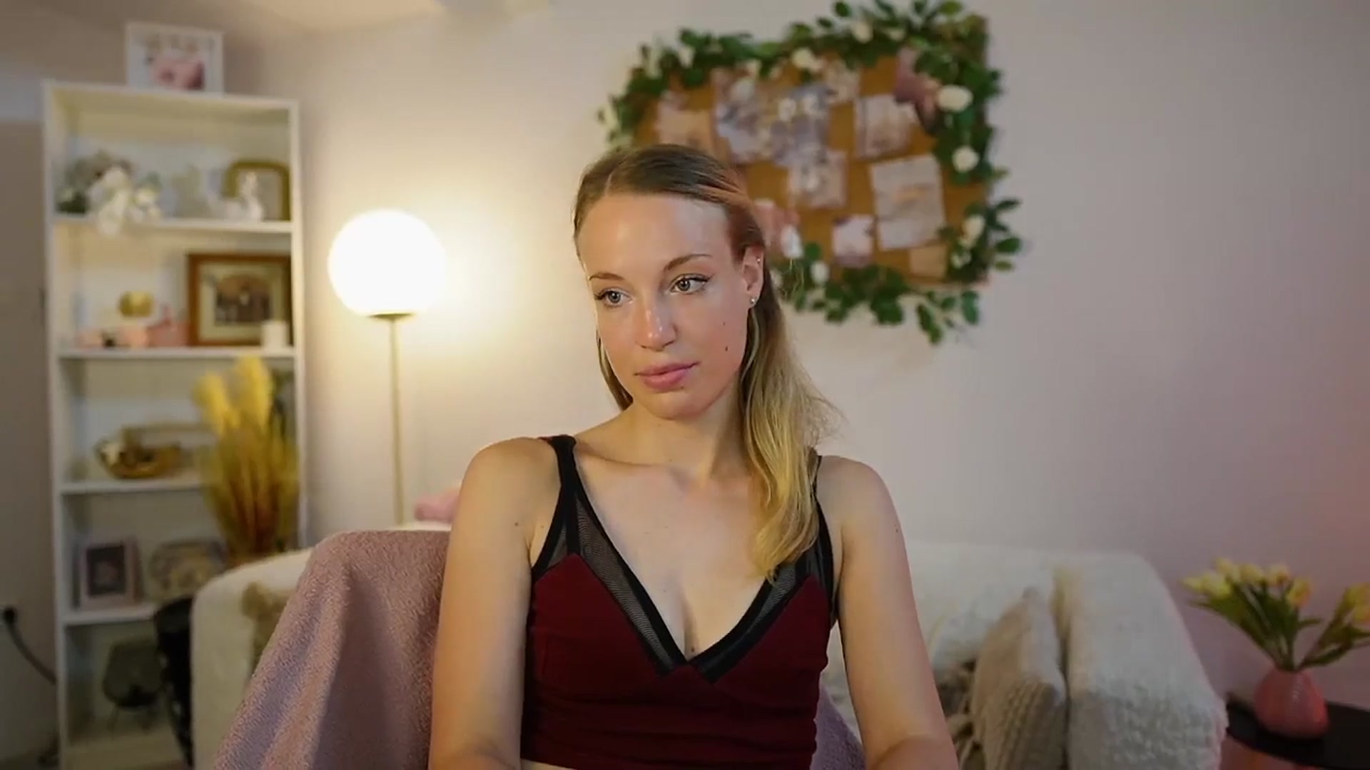 Gallery image thumbnail from April_Rose_'s myfreecams stream on, 06/01/2025, 08:53 image 2 of 20