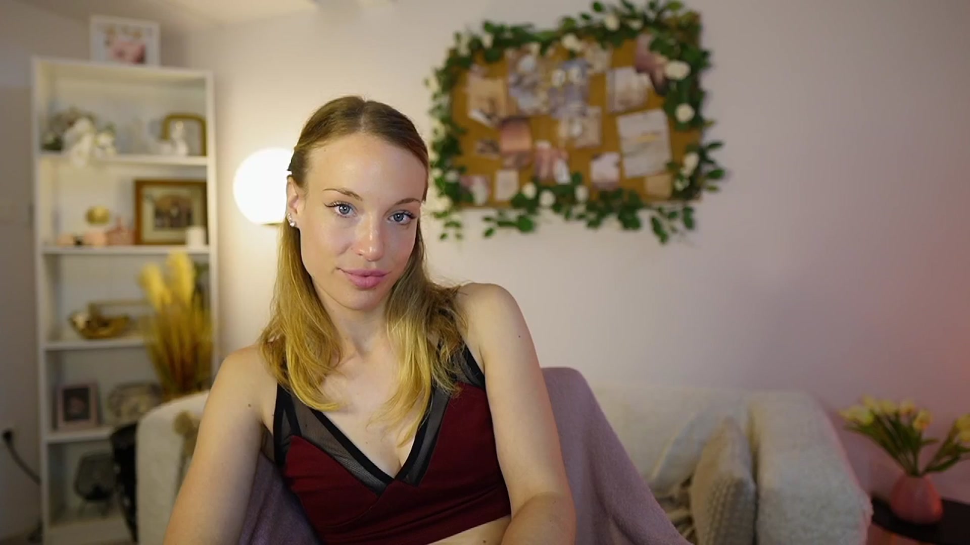Gallery image thumbnail from April_Rose_'s myfreecams stream on, 06/01/2025, 09:36 image 7 of 20