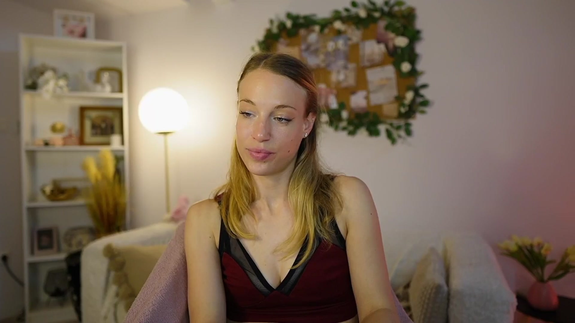 Gallery image thumbnail from April_Rose_'s myfreecams stream on, 06/01/2025, 09:36 image 4 of 20
