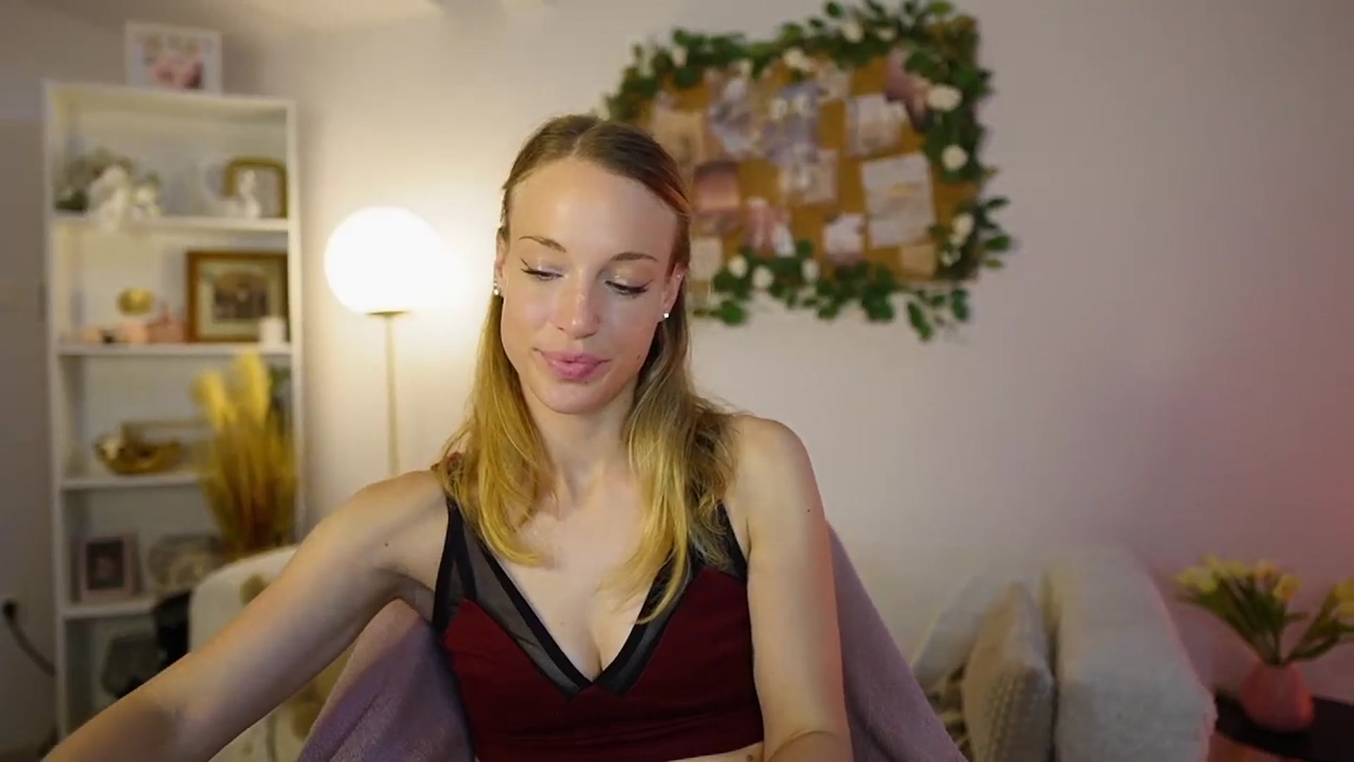 Gallery image thumbnail from April_Rose_'s myfreecams stream on, 06/01/2025, 09:36 image 9 of 20