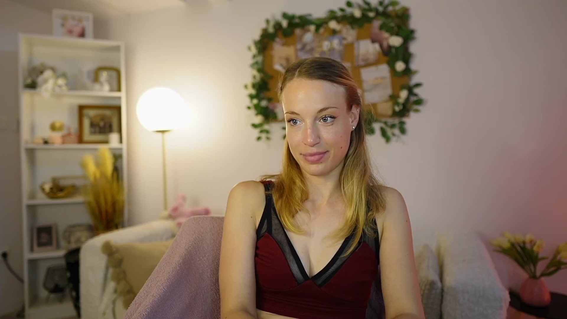 Gallery image thumbnail from April_Rose_'s myfreecams stream on, 06/01/2025, 09:36 image 6 of 20