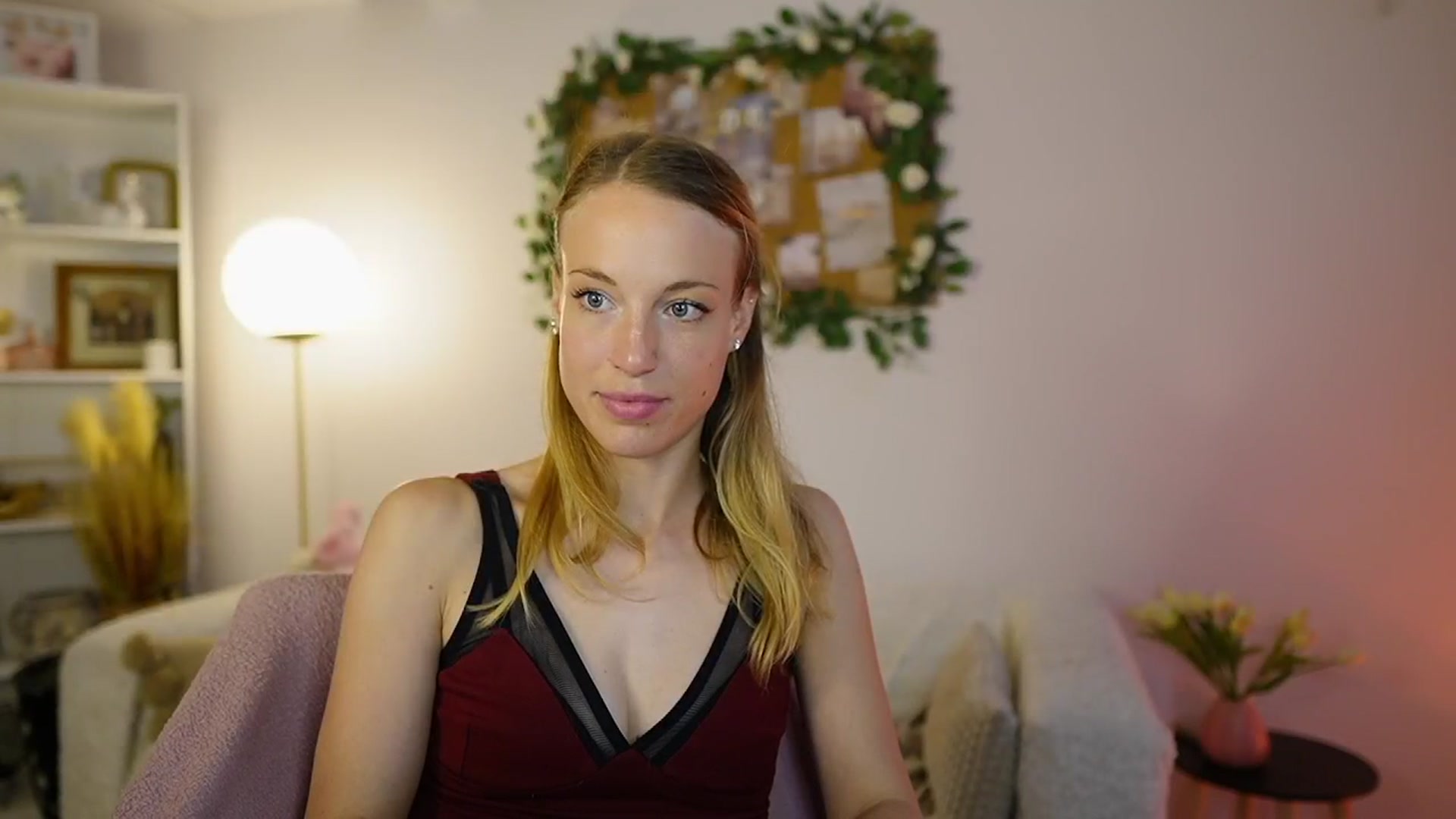 Gallery image thumbnail from April_Rose_'s myfreecams stream on, 06/01/2025, 09:56 image 18 of 20