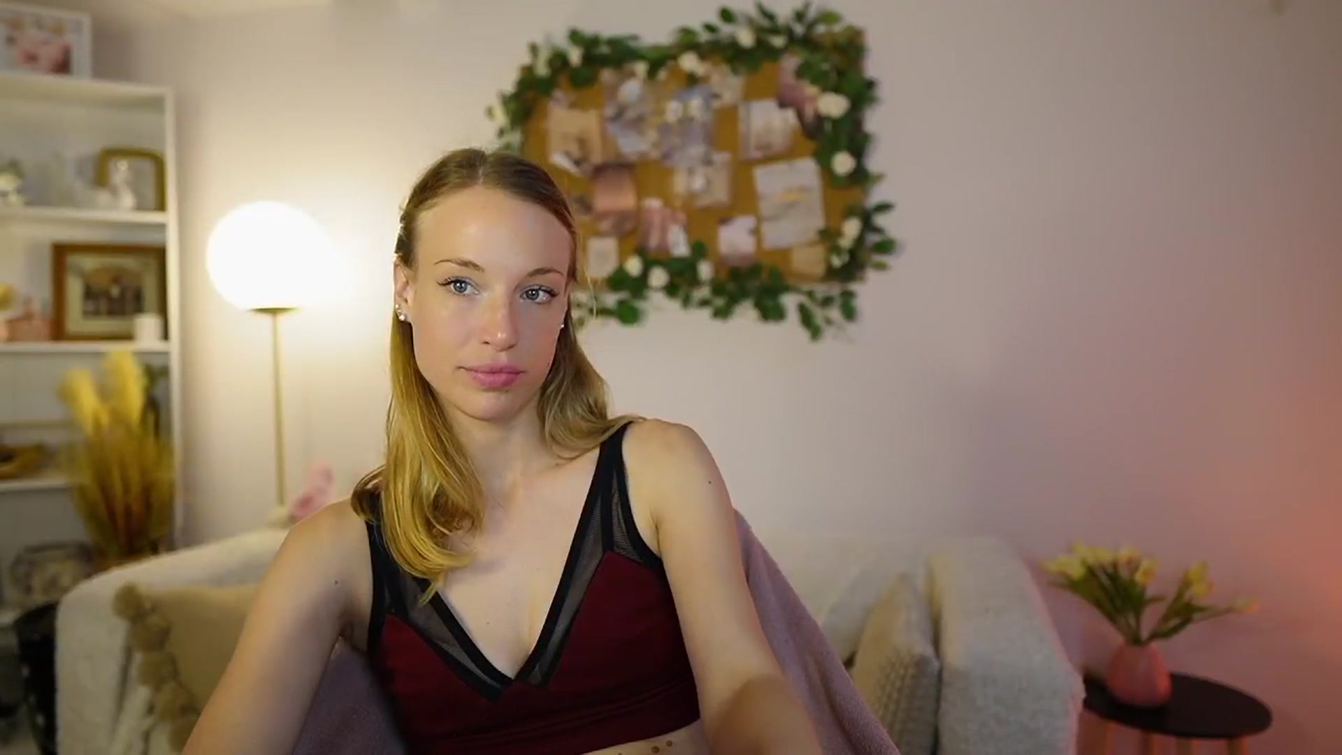 Gallery image thumbnail from April_Rose_'s myfreecams stream on, 06/01/2025, 09:56 image 6 of 20