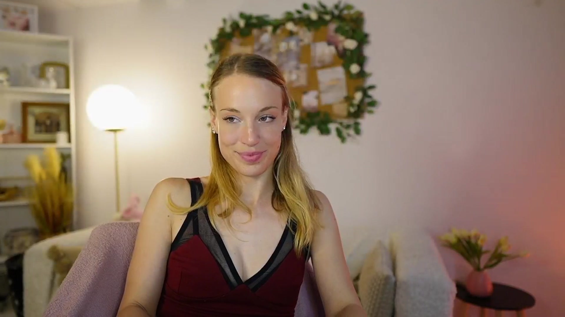 Gallery image thumbnail from April_Rose_'s myfreecams stream on, 06/01/2025, 09:56 image 16 of 20