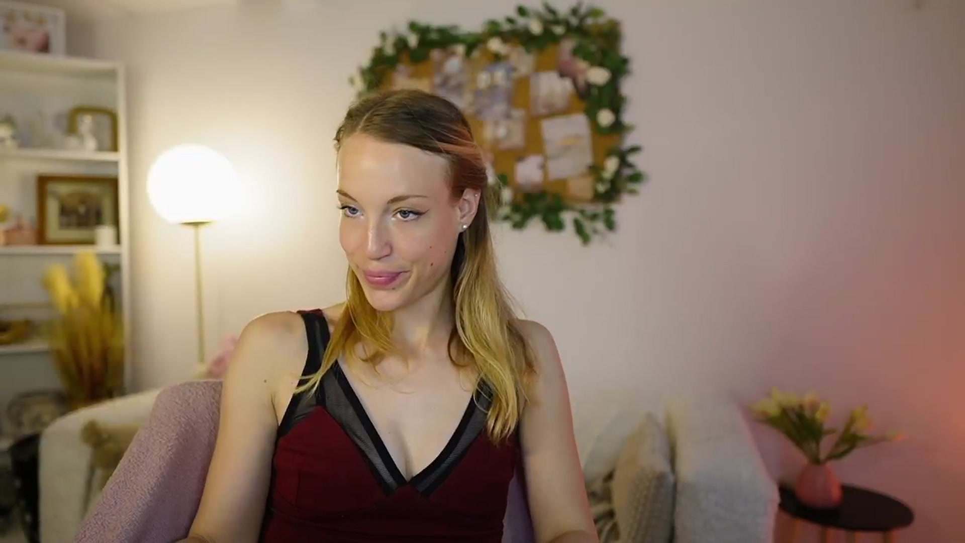 Gallery image thumbnail from April_Rose_'s myfreecams stream on, 06/01/2025, 09:56 image 17 of 20