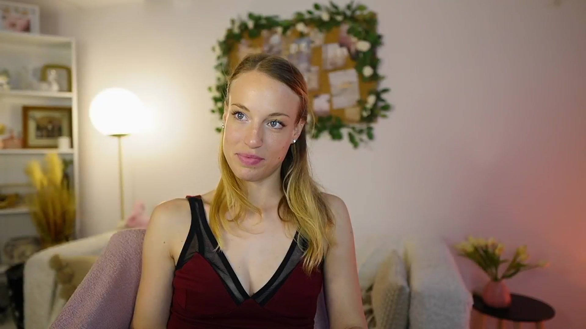 Gallery image thumbnail from April_Rose_'s myfreecams stream on, 06/01/2025, 09:56 image 20 of 20