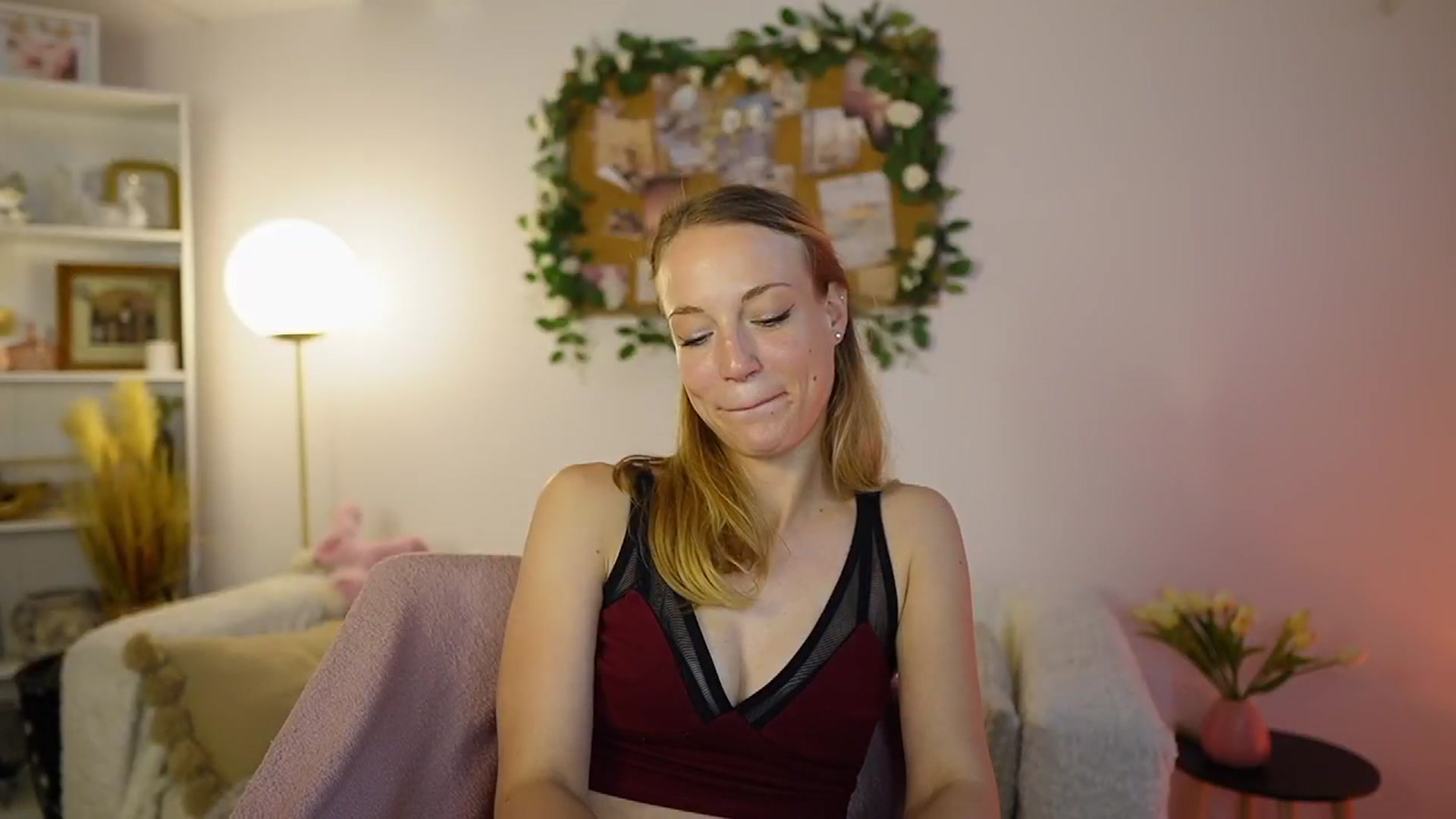 Gallery image thumbnail from April_Rose_'s myfreecams stream on, 06/01/2025, 09:56 image 9 of 20