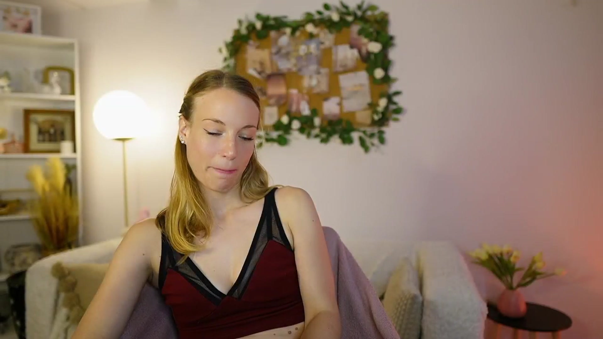 Gallery image thumbnail from April_Rose_'s myfreecams stream on, 06/01/2025, 09:56 image 5 of 20