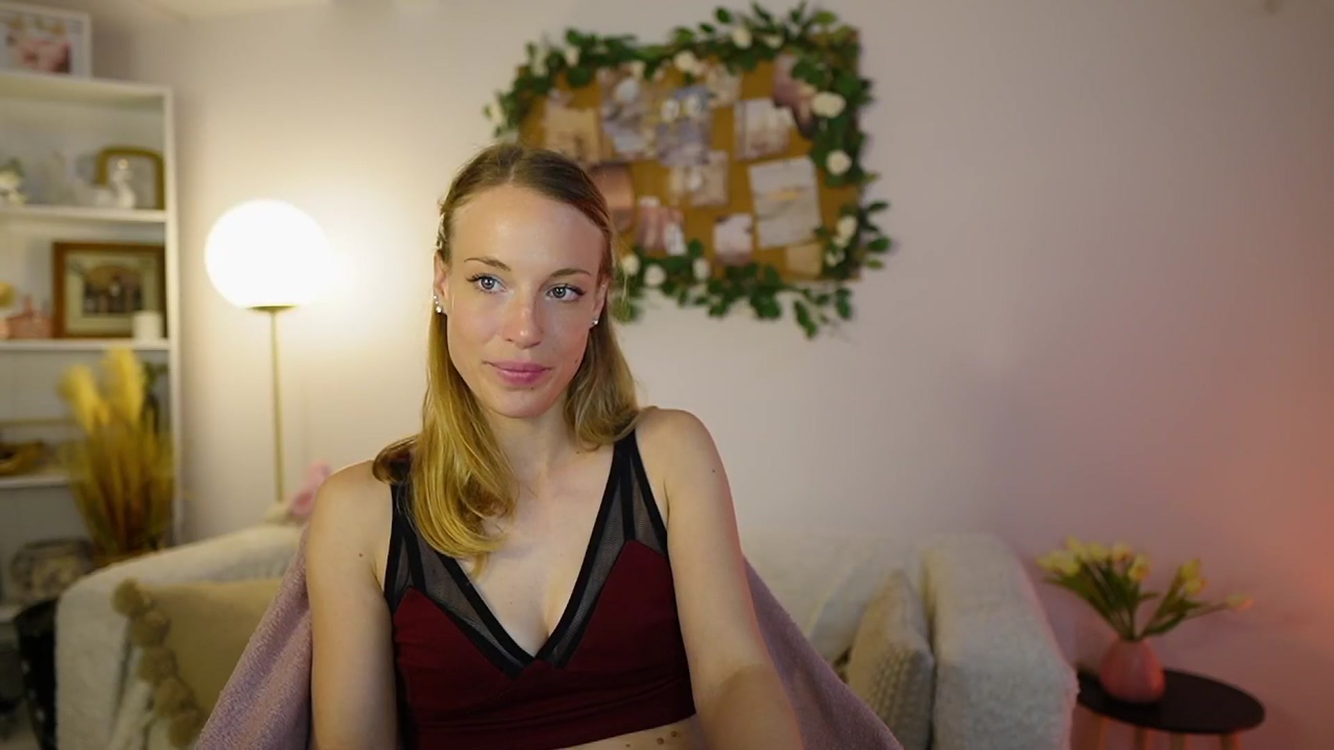 Gallery image thumbnail from April_Rose_'s myfreecams stream on, 06/01/2025, 09:56 image 11 of 20