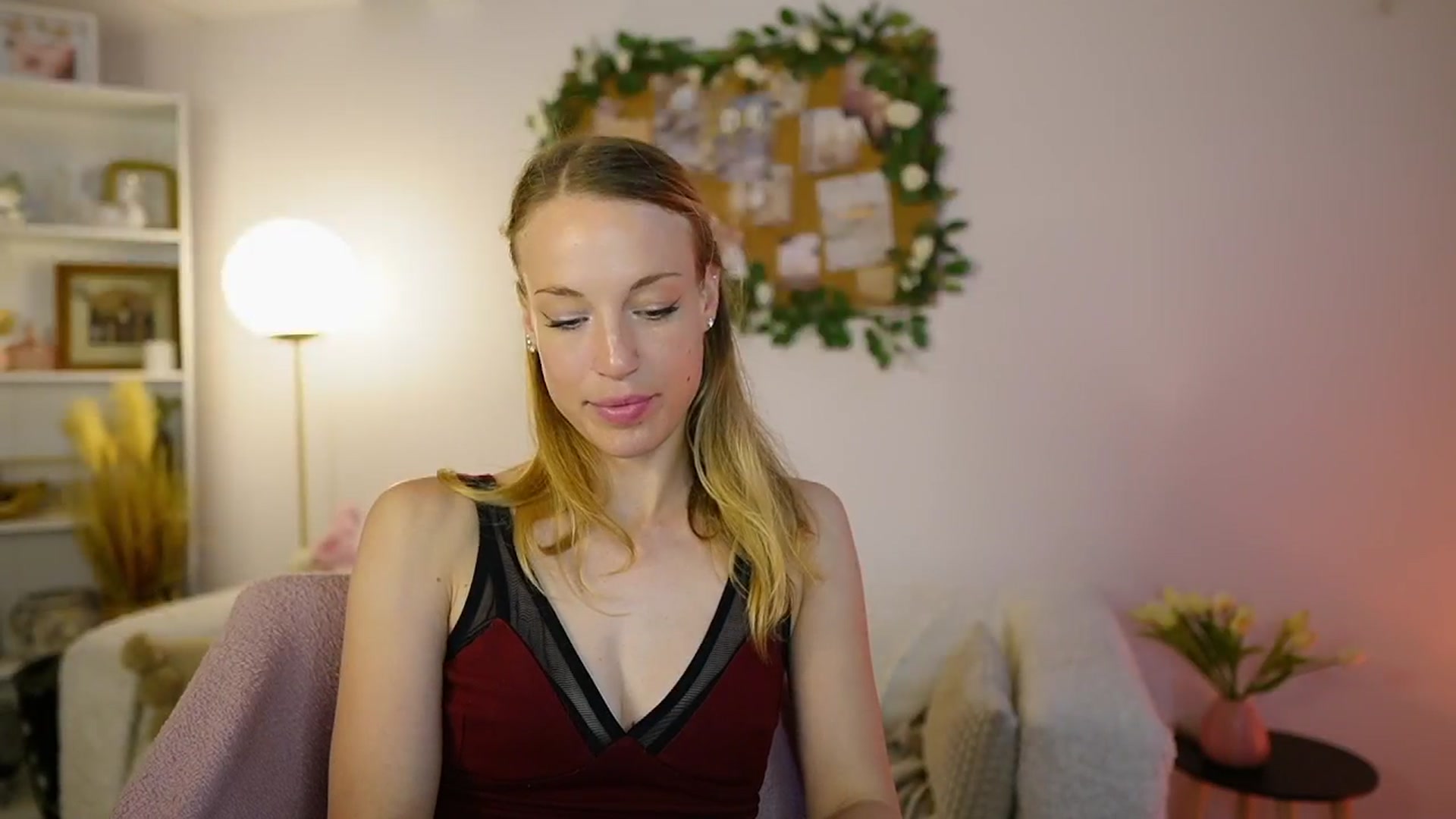 Gallery image thumbnail from April_Rose_'s myfreecams stream on, 06/01/2025, 09:56 image 15 of 20