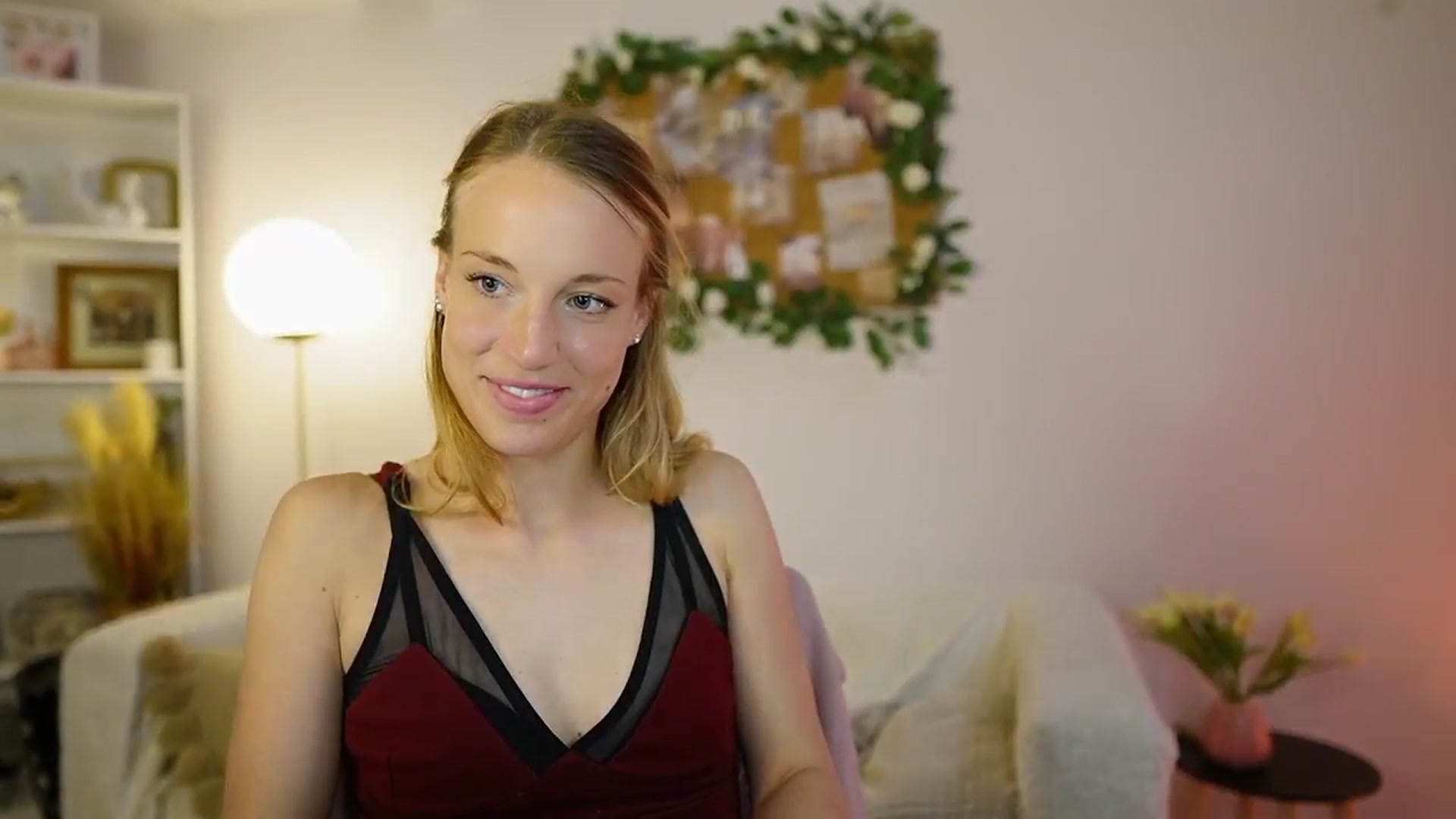 Gallery image thumbnail from April_Rose_'s myfreecams stream on, 06/01/2025, 12:38 image 3 of 20