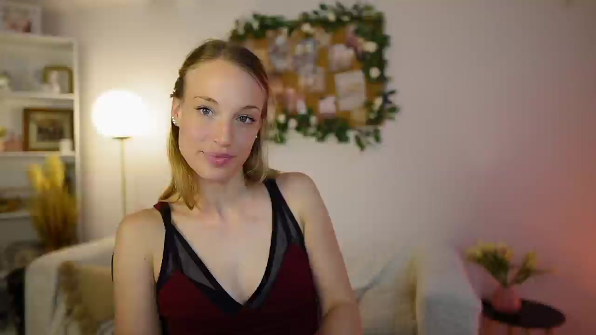 Gallery image thumbnail from April_Rose_'s myfreecams stream on, 06/01/2025, 12:38 image 1 of 20