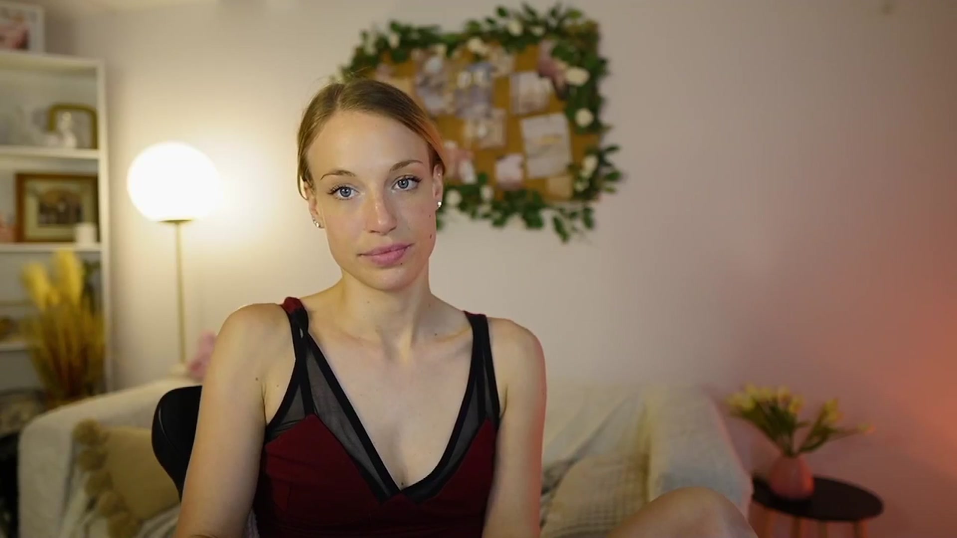 Gallery image thumbnail from April_Rose_'s myfreecams stream on, 06/01/2025, 12:38 image 20 of 20