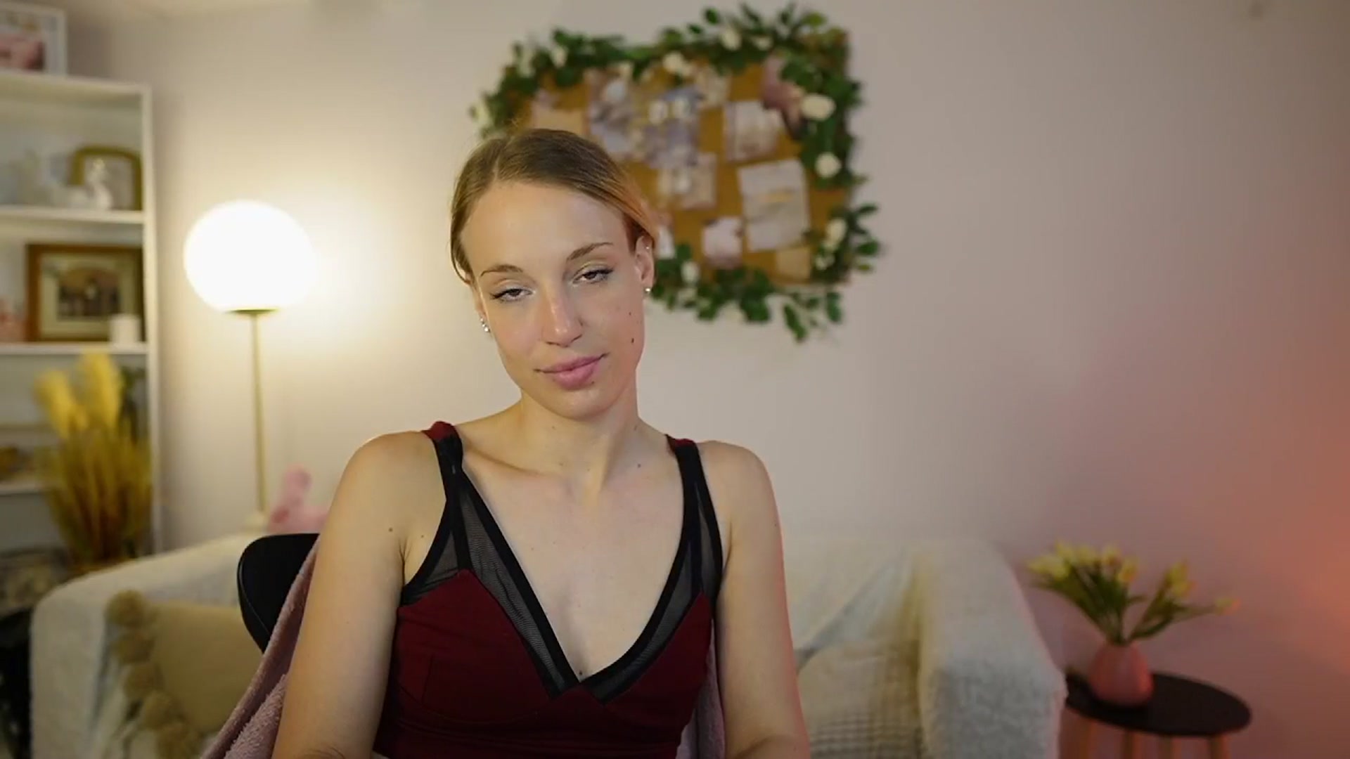 Gallery image thumbnail from April_Rose_'s myfreecams stream on, 06/01/2025, 12:38 image 15 of 20