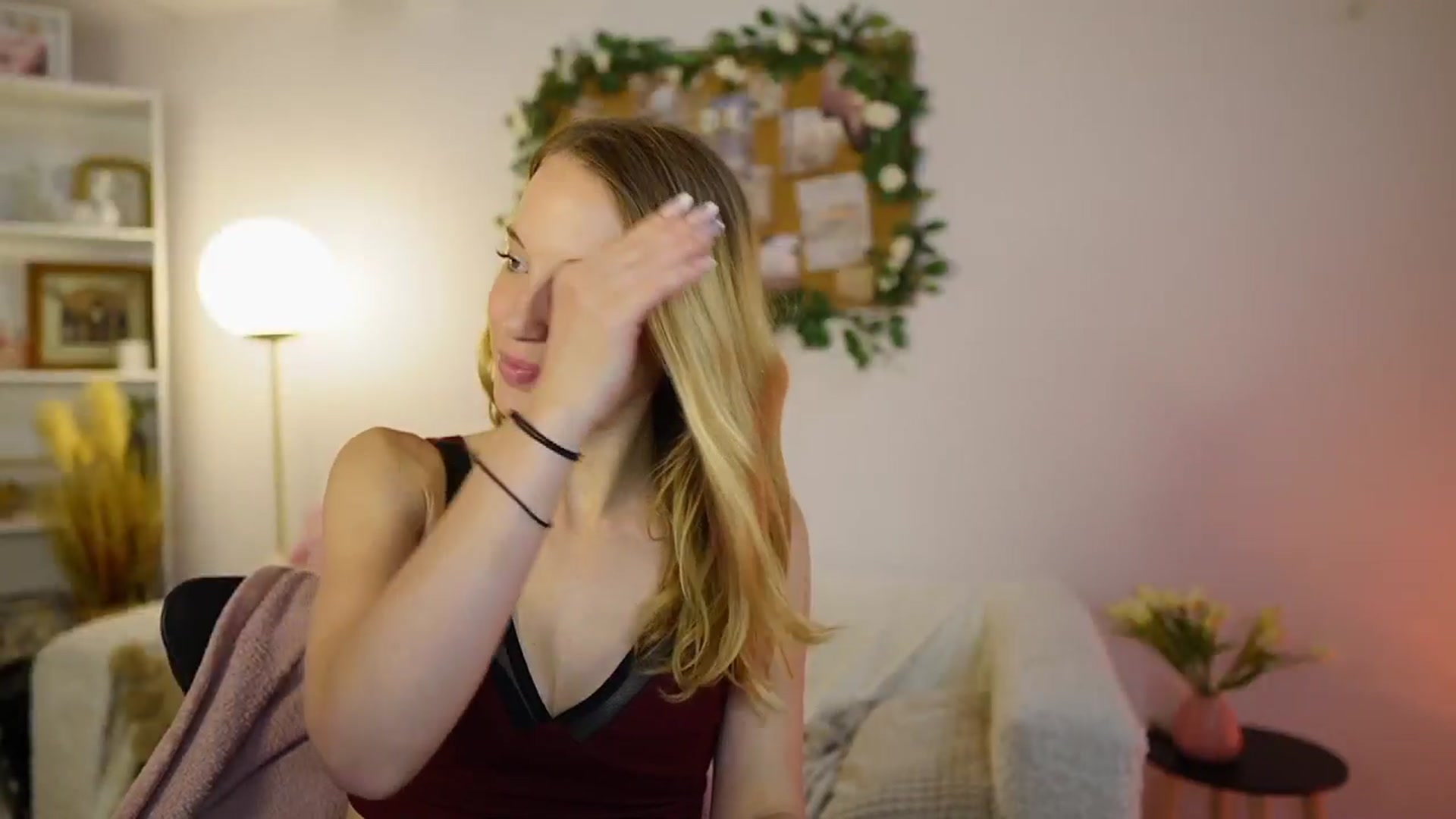 Gallery image thumbnail from April_Rose_'s myfreecams stream on, 06/01/2025, 12:56 image 4 of 20