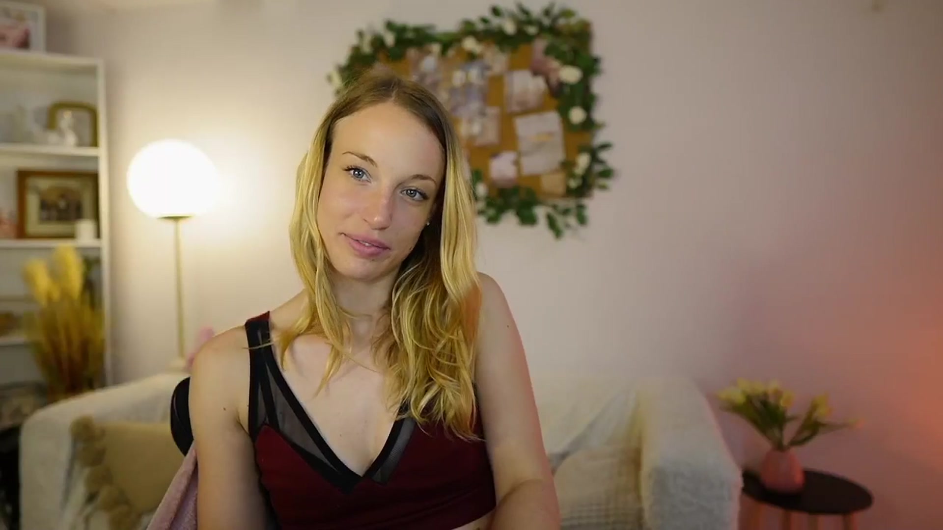 Gallery image thumbnail from April_Rose_'s myfreecams stream on, 06/01/2025, 12:56 image 18 of 20