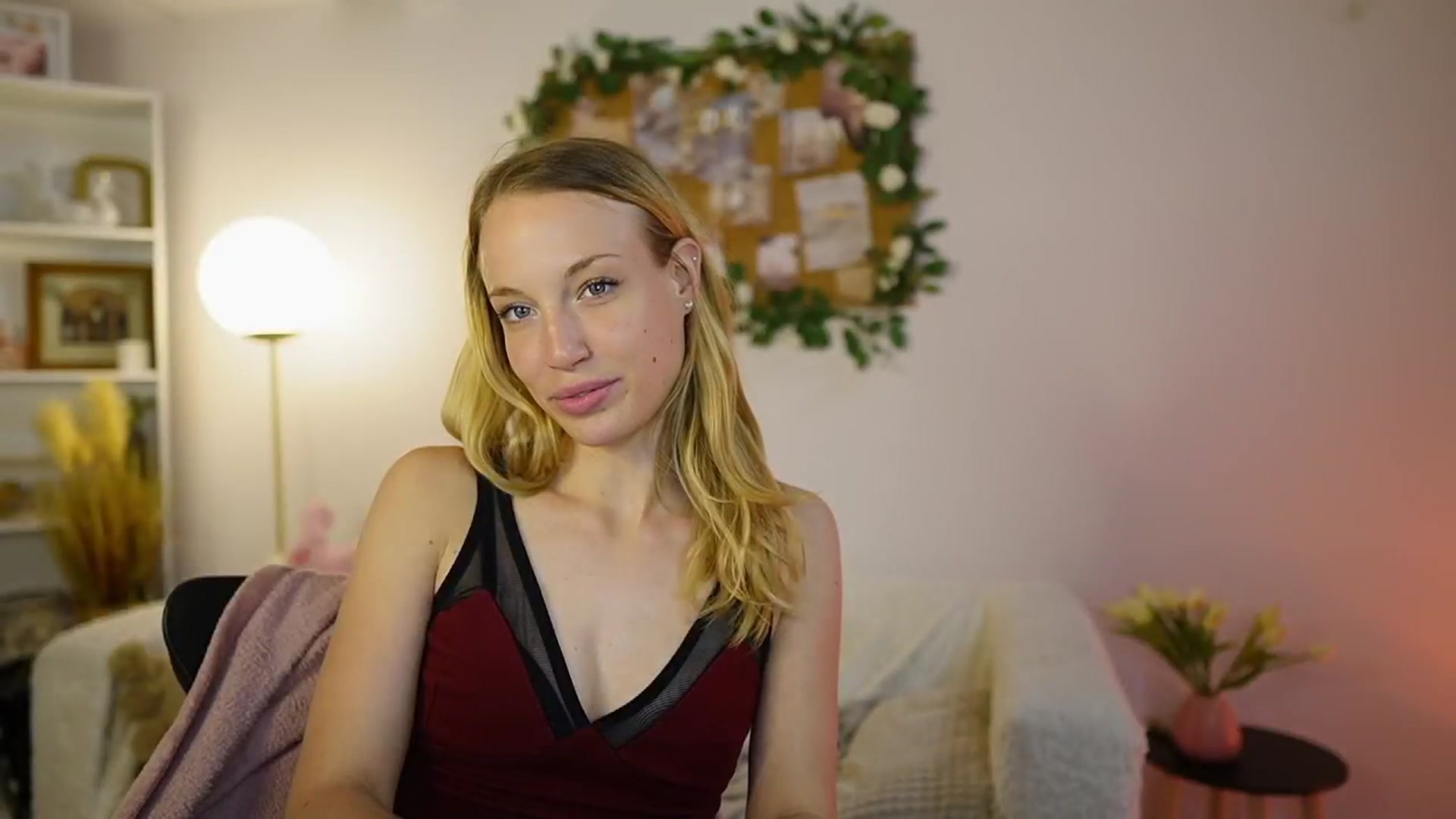 Gallery image thumbnail from April_Rose_'s myfreecams stream on, 06/01/2025, 12:56 image 5 of 20