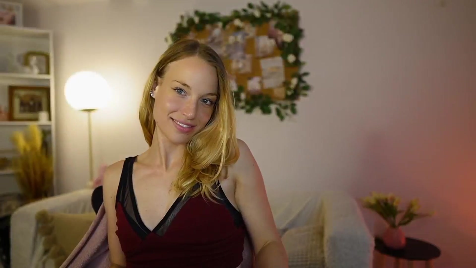 Gallery image thumbnail from April_Rose_'s myfreecams stream on, 06/01/2025, 12:56 image 3 of 20