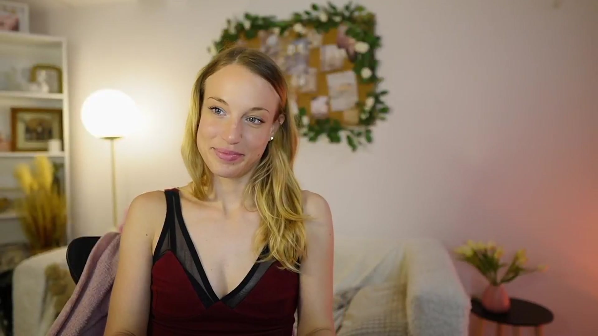 Gallery image thumbnail from April_Rose_'s myfreecams stream on, 06/01/2025, 12:56 image 6 of 20