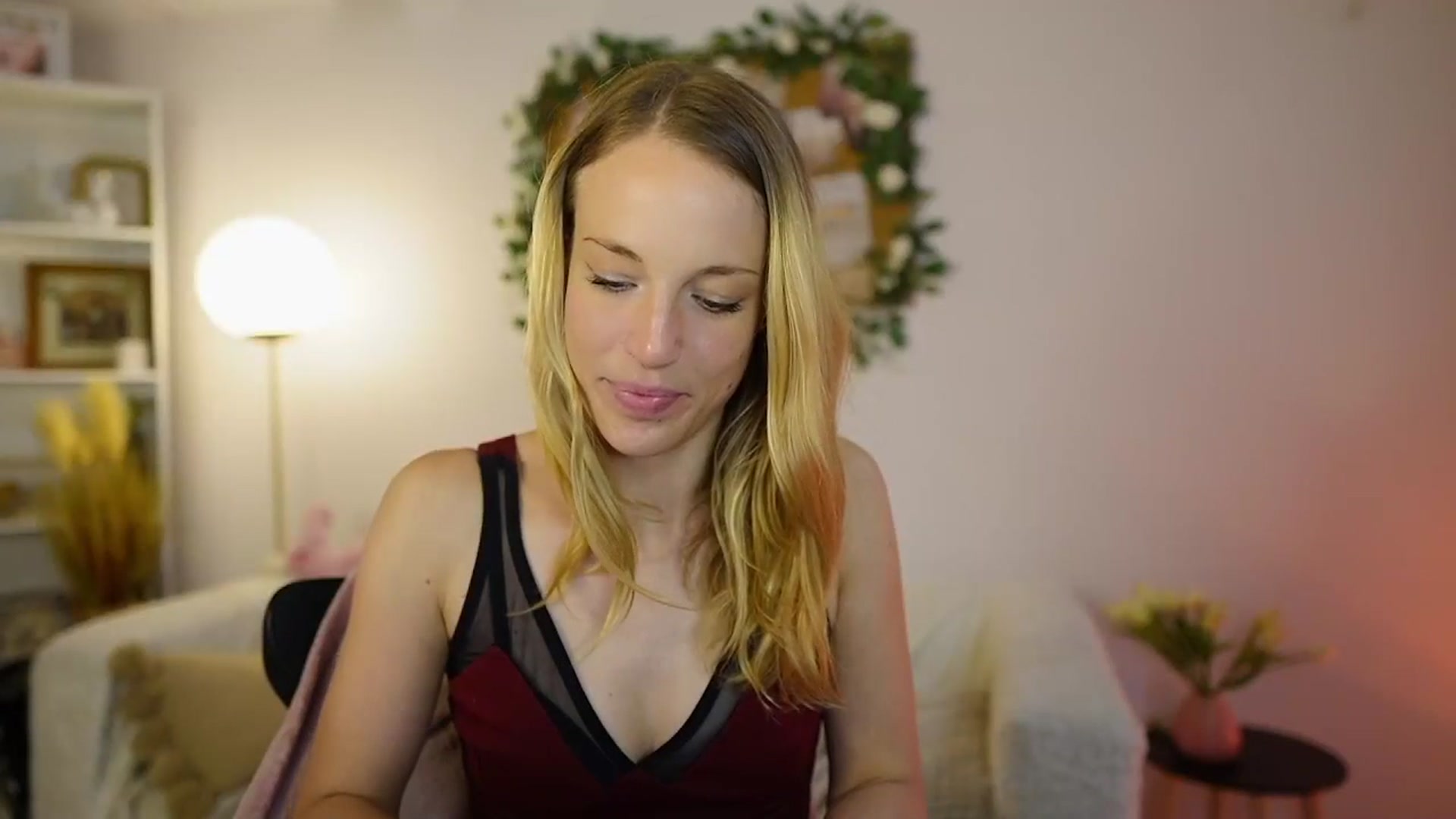 Gallery image thumbnail from April_Rose_'s myfreecams stream on, 06/01/2025, 12:56 image 19 of 20