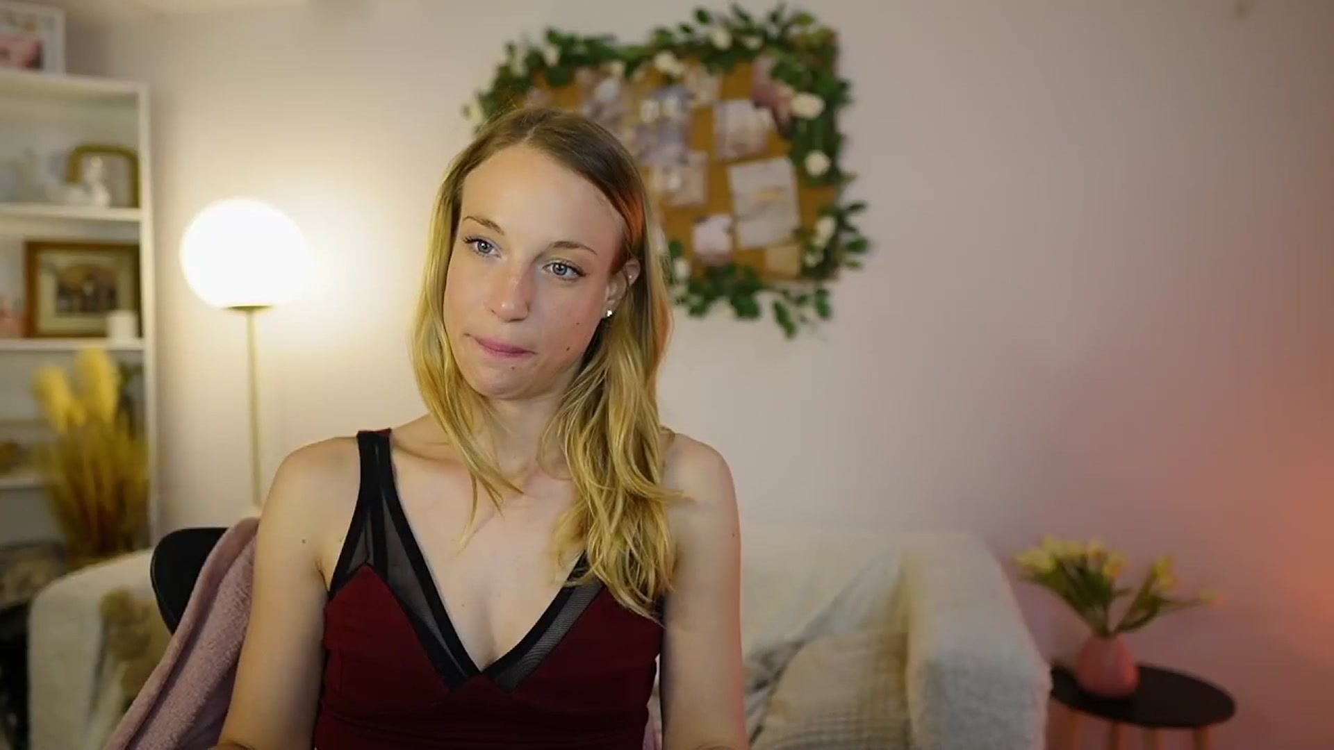Gallery image thumbnail from April_Rose_'s myfreecams stream on, 06/01/2025, 12:56 image 8 of 20