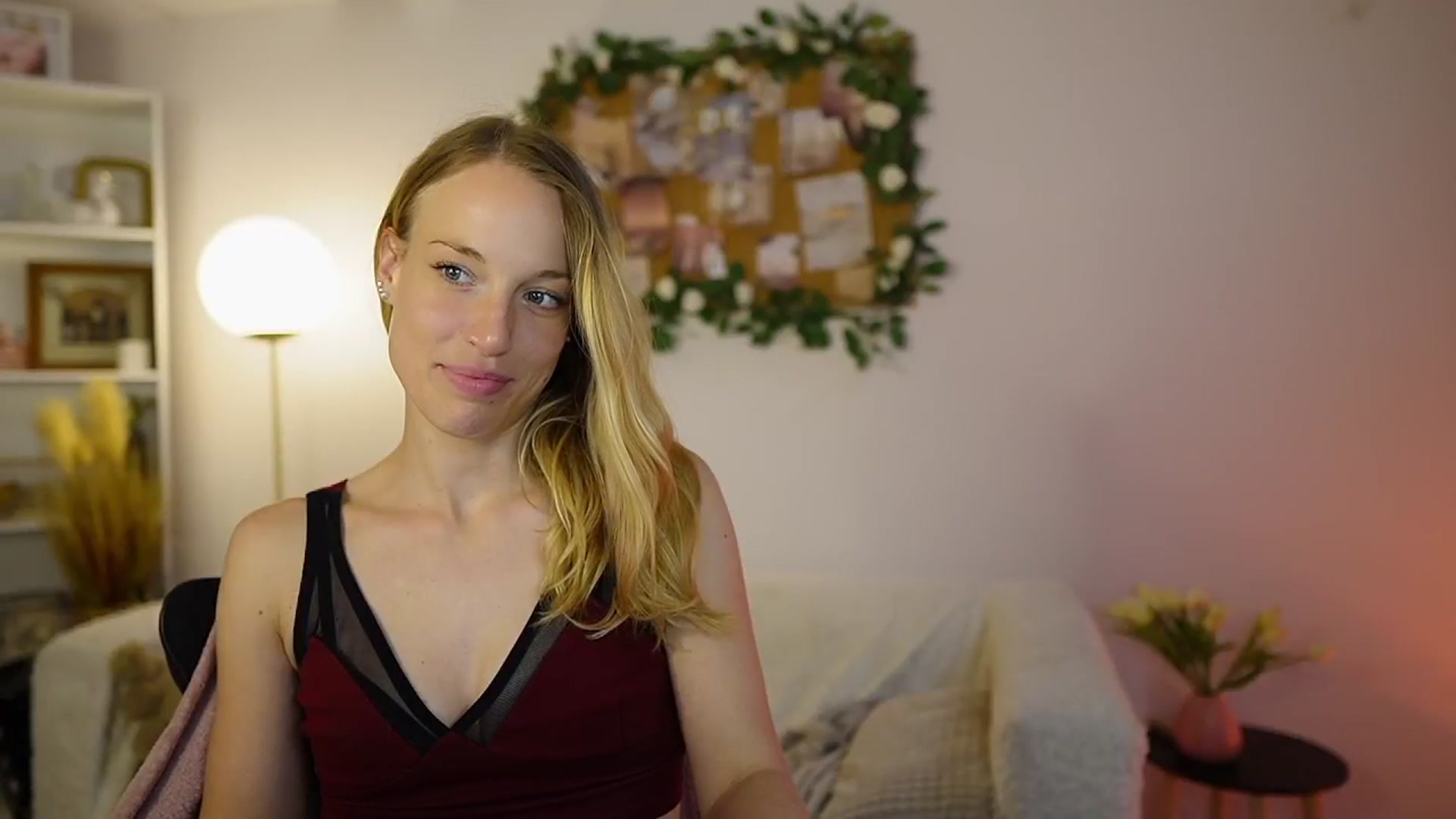 Gallery image thumbnail from April_Rose_'s myfreecams stream on, 06/01/2025, 12:56 image 2 of 20