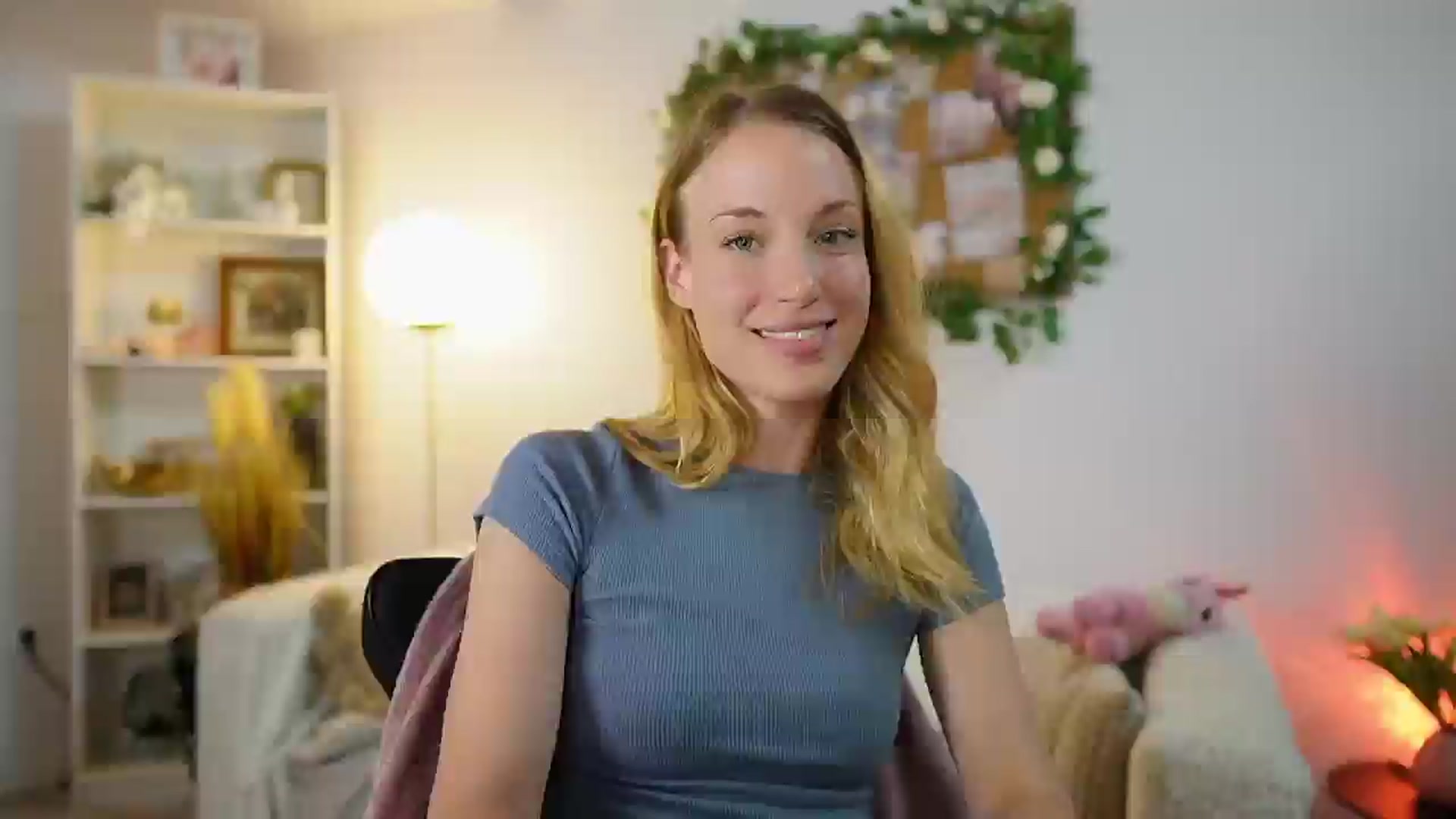 Gallery image thumbnail from April_Rose_'s myfreecams stream on, 06/04/2025, 09:20 image 1 of 20