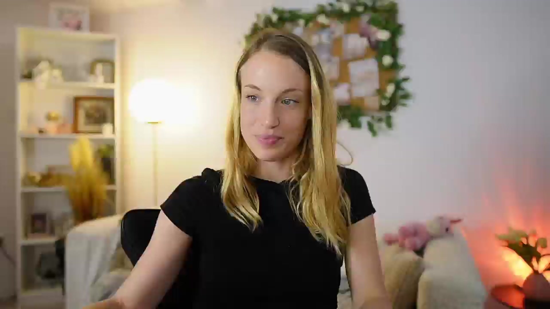 Gallery image thumbnail from April_Rose_'s myfreecams stream on, 06/04/2025, 10:47 image 19 of 20